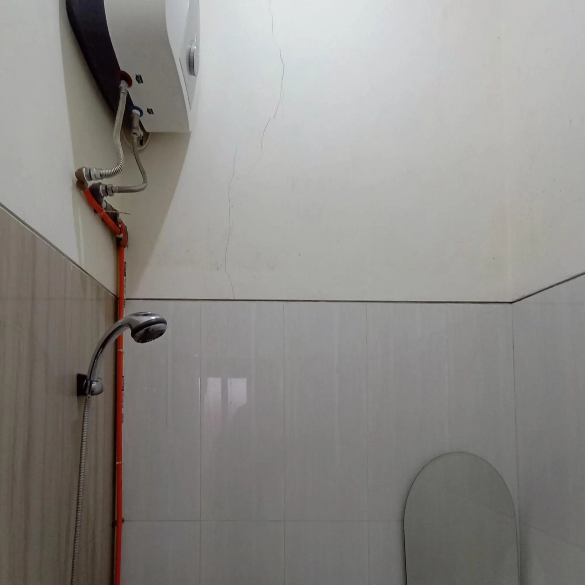 Bathroom in Super OYO 3314 Syariah House