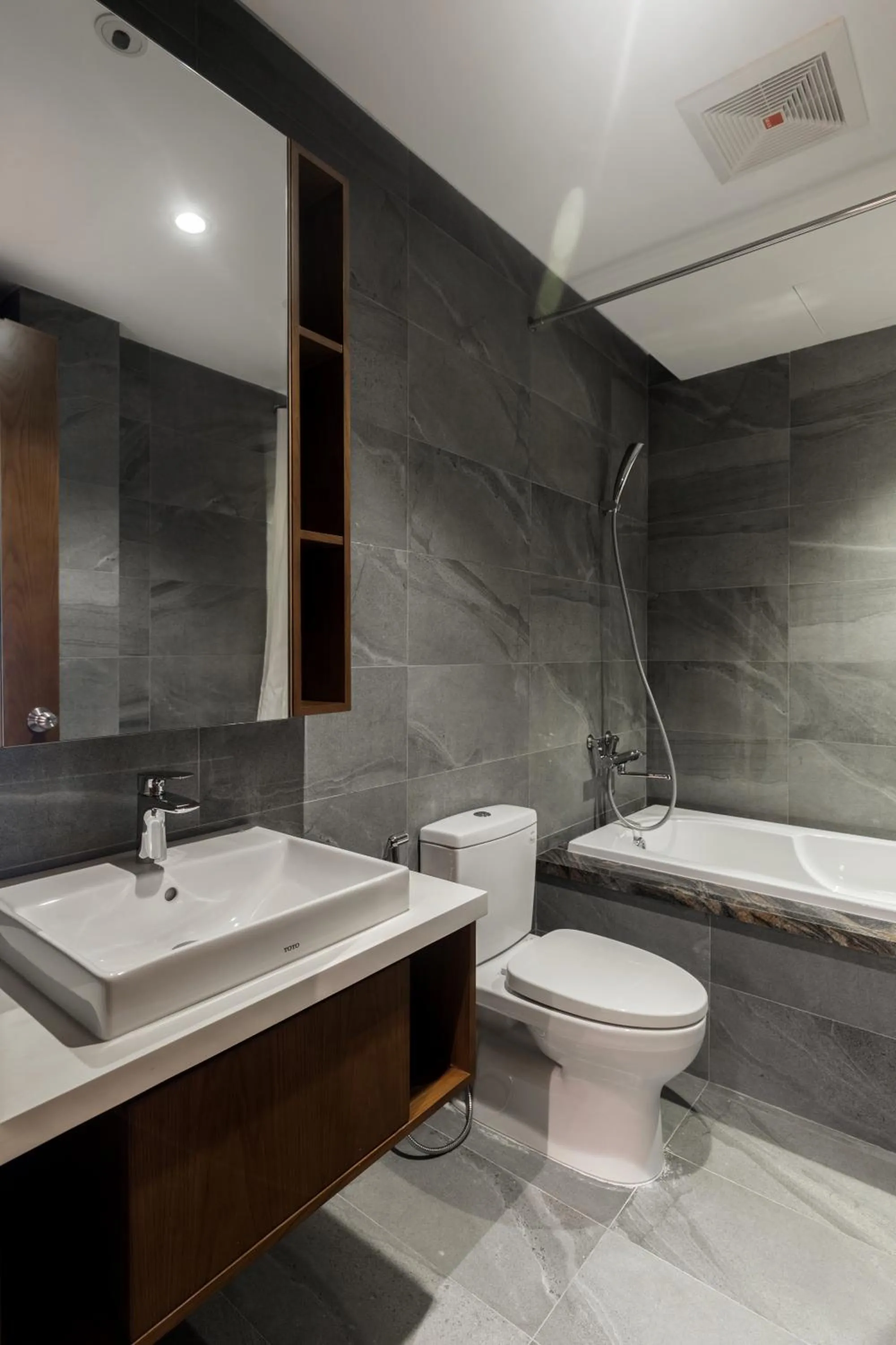 Shower in DHTS Business Hotel & Apartment