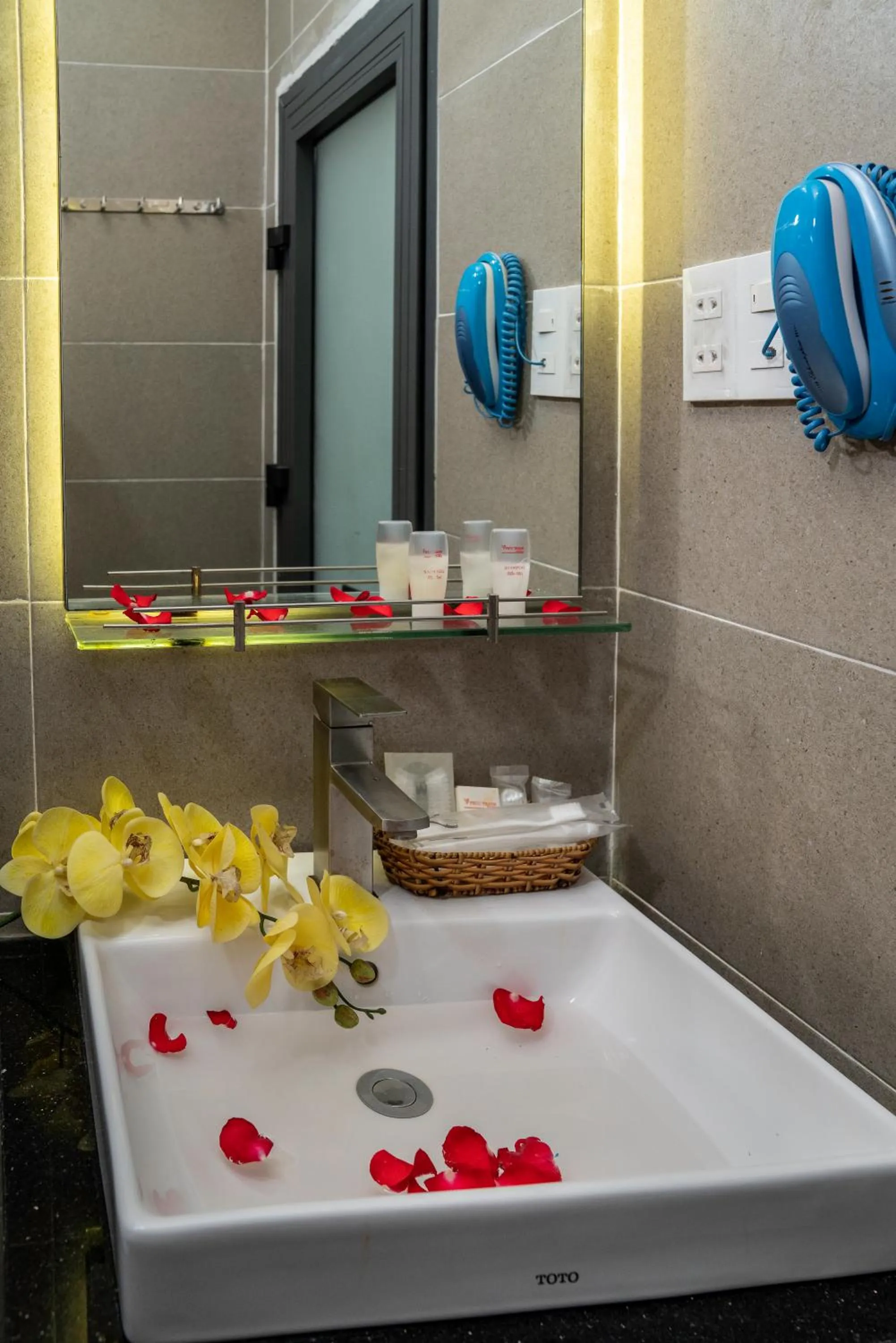 Toilet in Phuc Thanh Luxury Hotel by THG