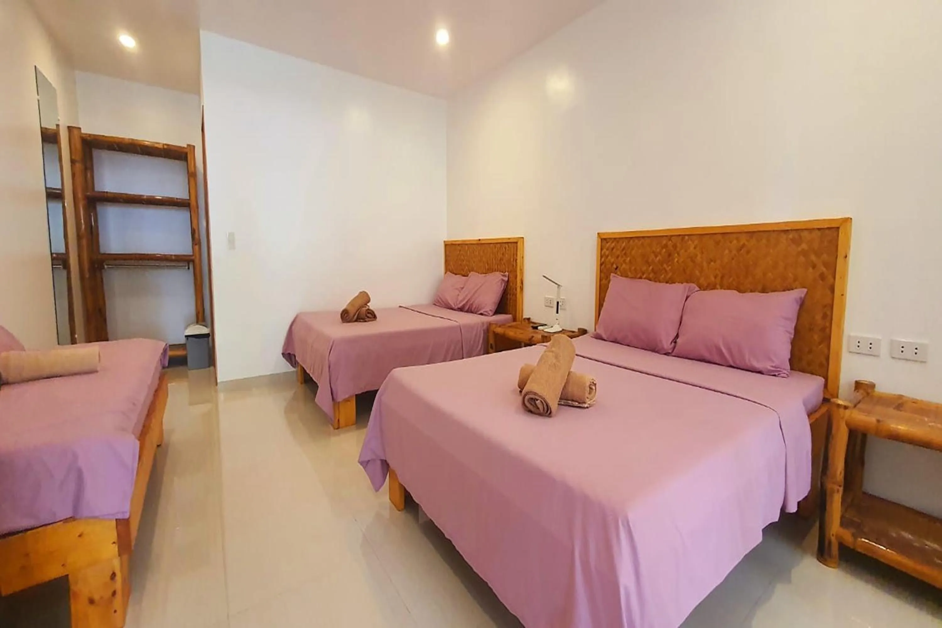 Bedroom, Bed in Pili Beach Resort Agmanic