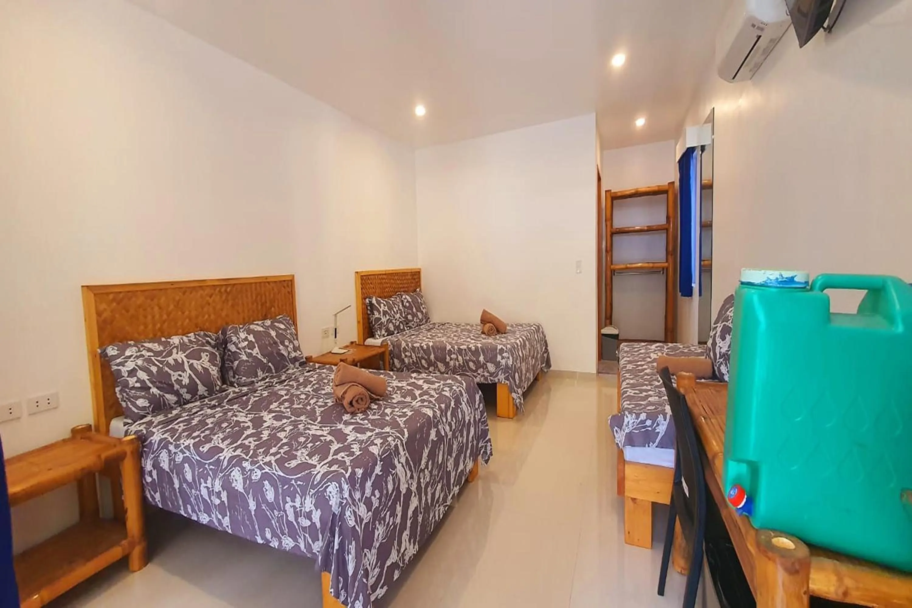 Bedroom, Bed in Pili Beach Resort Agmanic