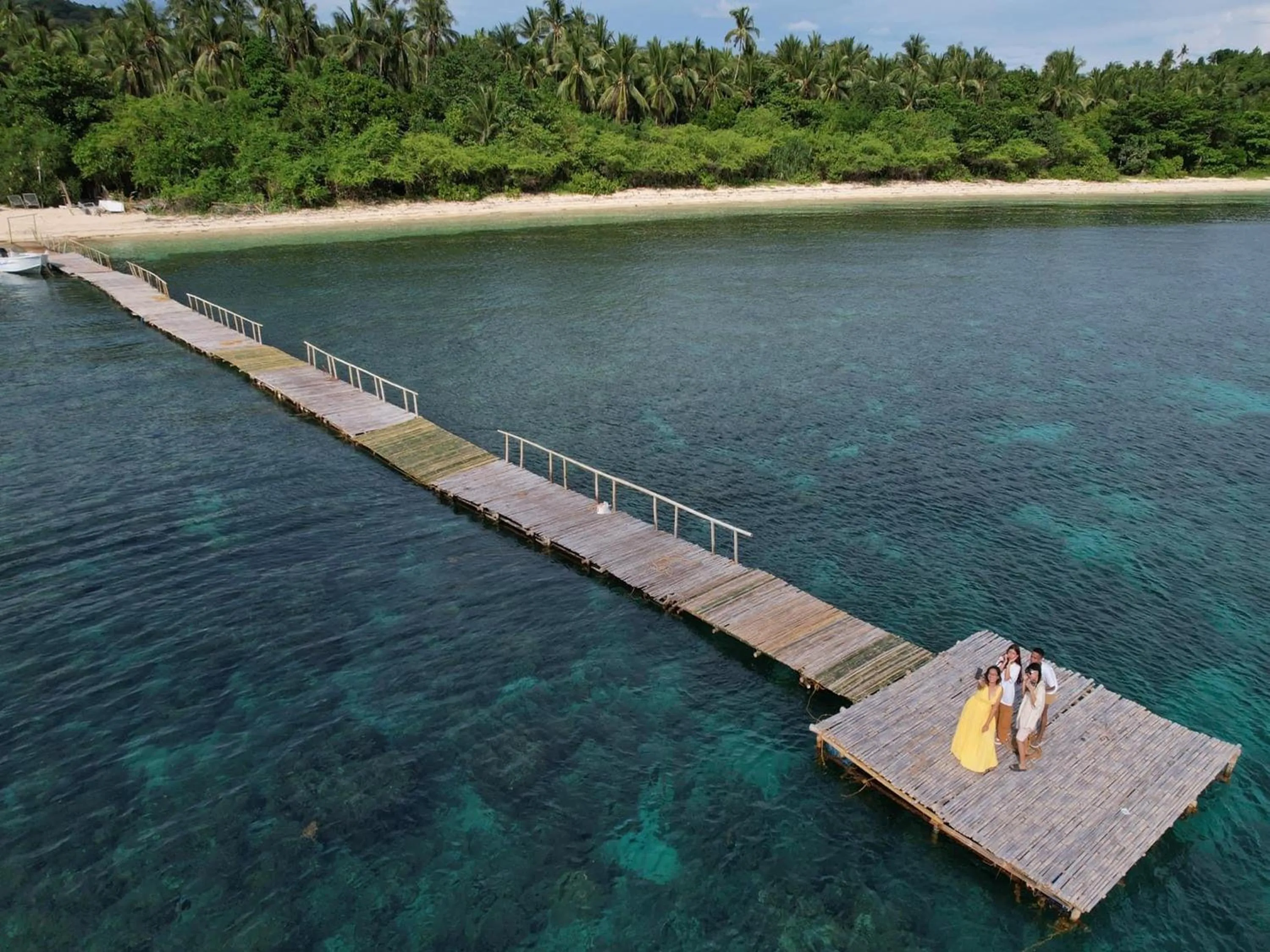 Sea view in Pili Beach Resort Agmanic