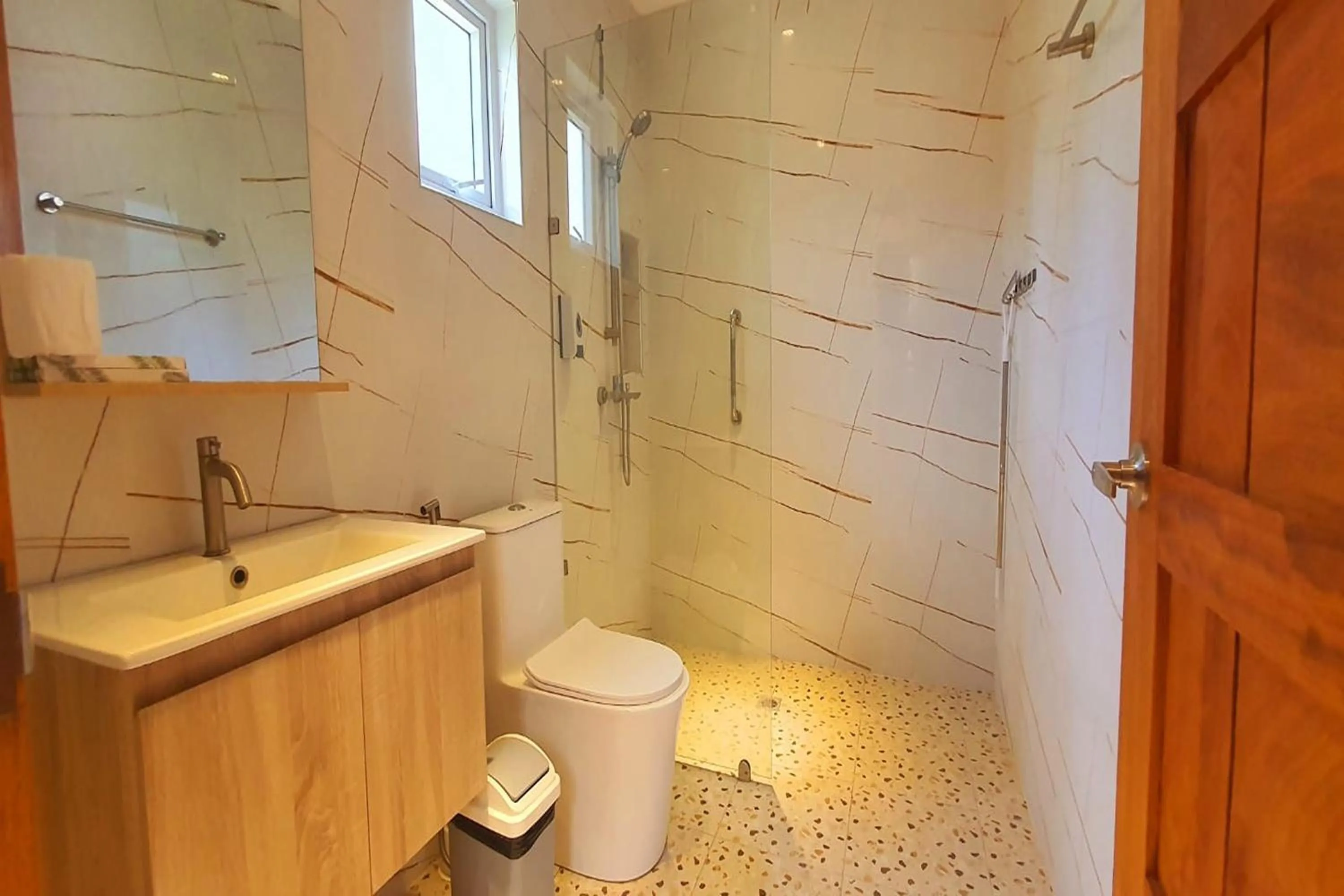 Bathroom in Pili Beach Resort Agmanic