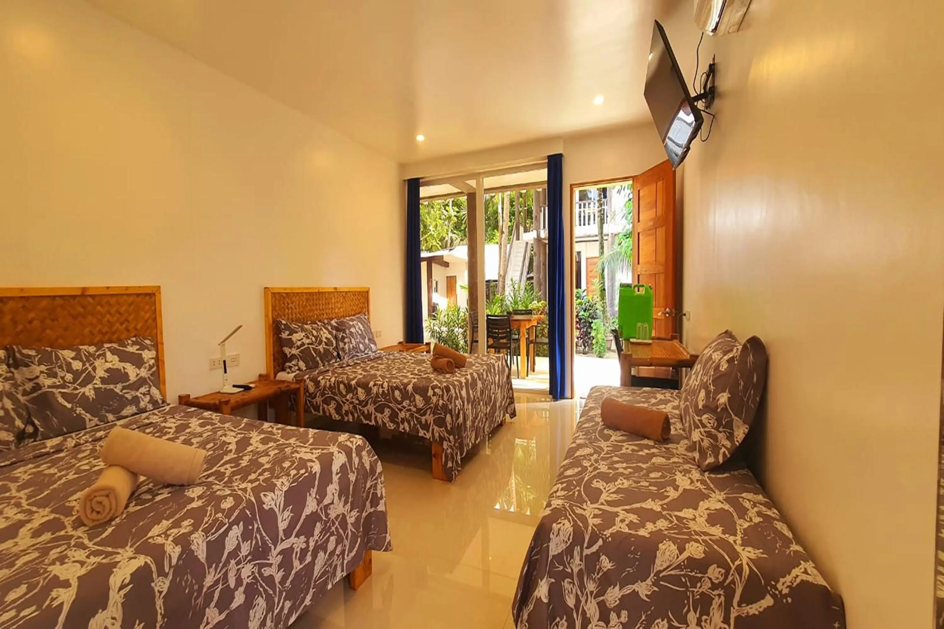 Bedroom, Bed in Pili Beach Resort Agmanic