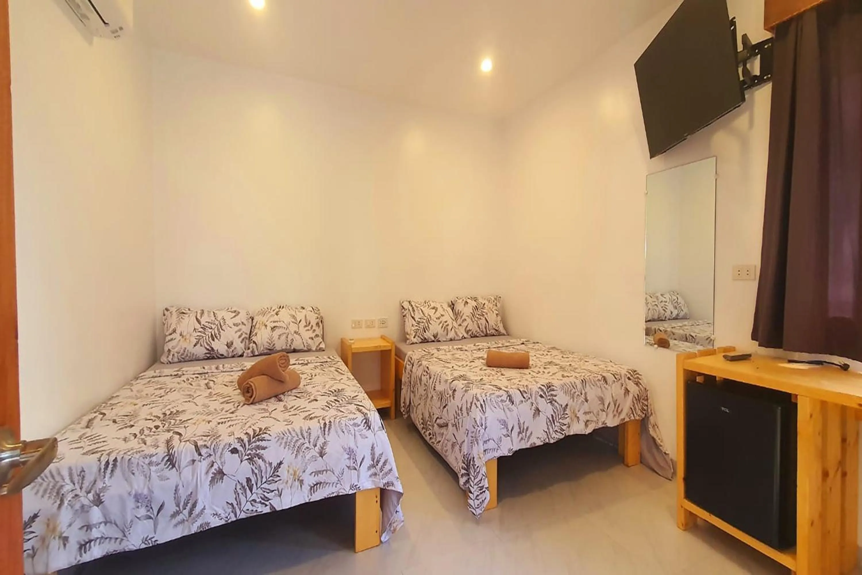 Bedroom, Bed in Pili Beach Resort Agmanic