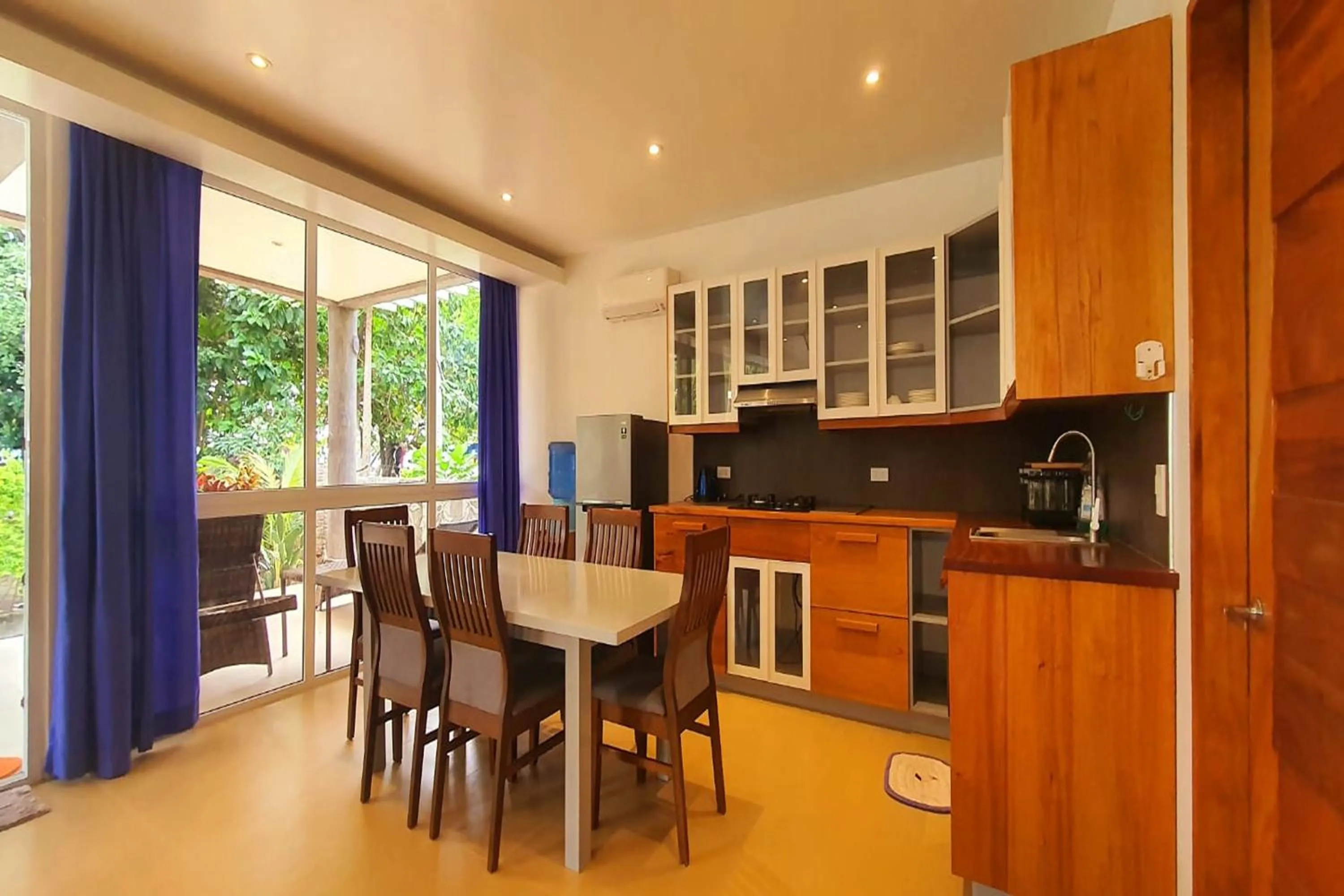 Kitchen or kitchenette in Pili Beach Resort Agmanic