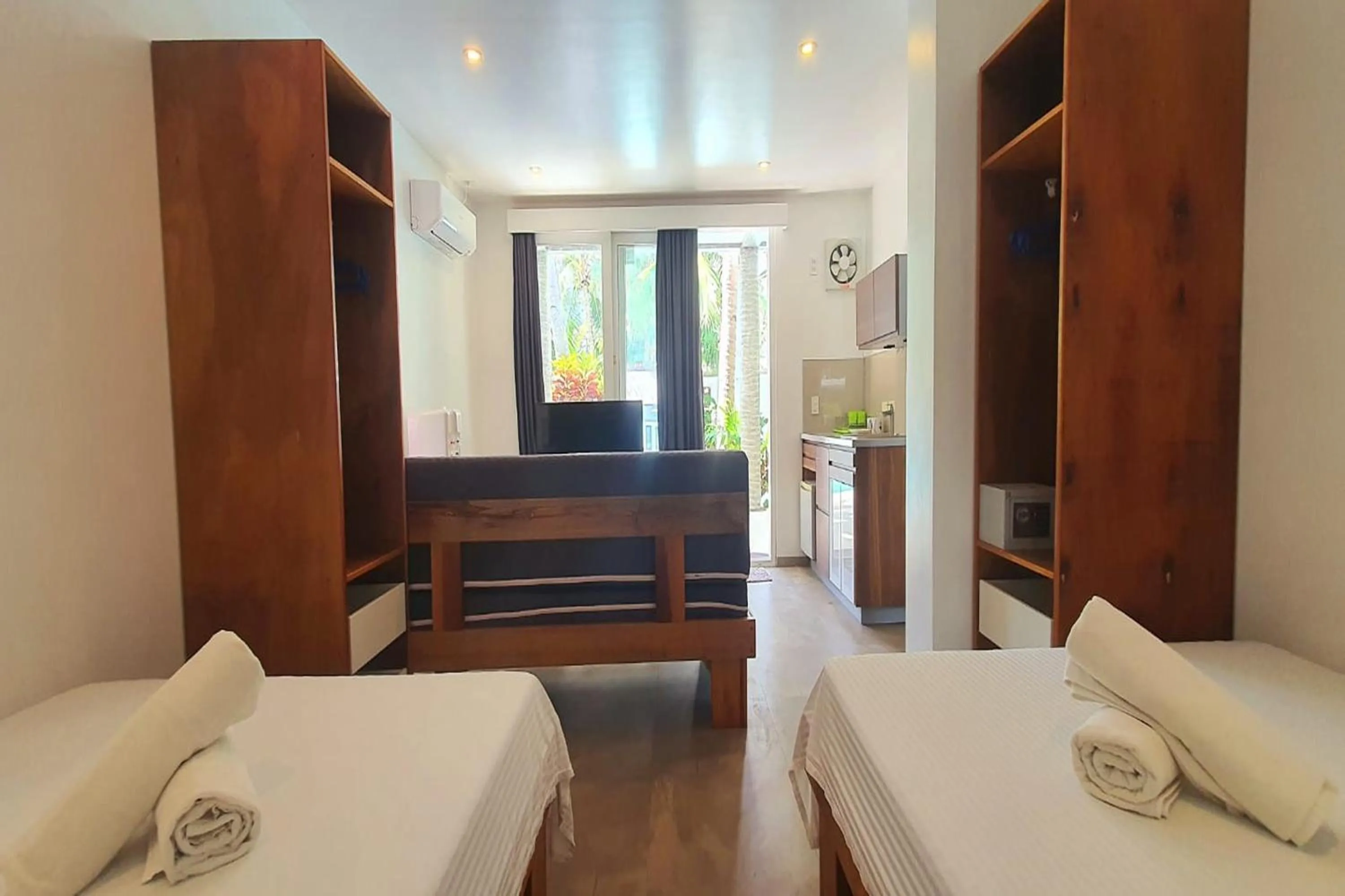 Bedroom, Bed in Pili Beach Resort Agmanic