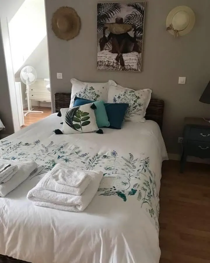 Bed in Aux portes de Pornichet, Chambres d'hôtes Ty'Sacha