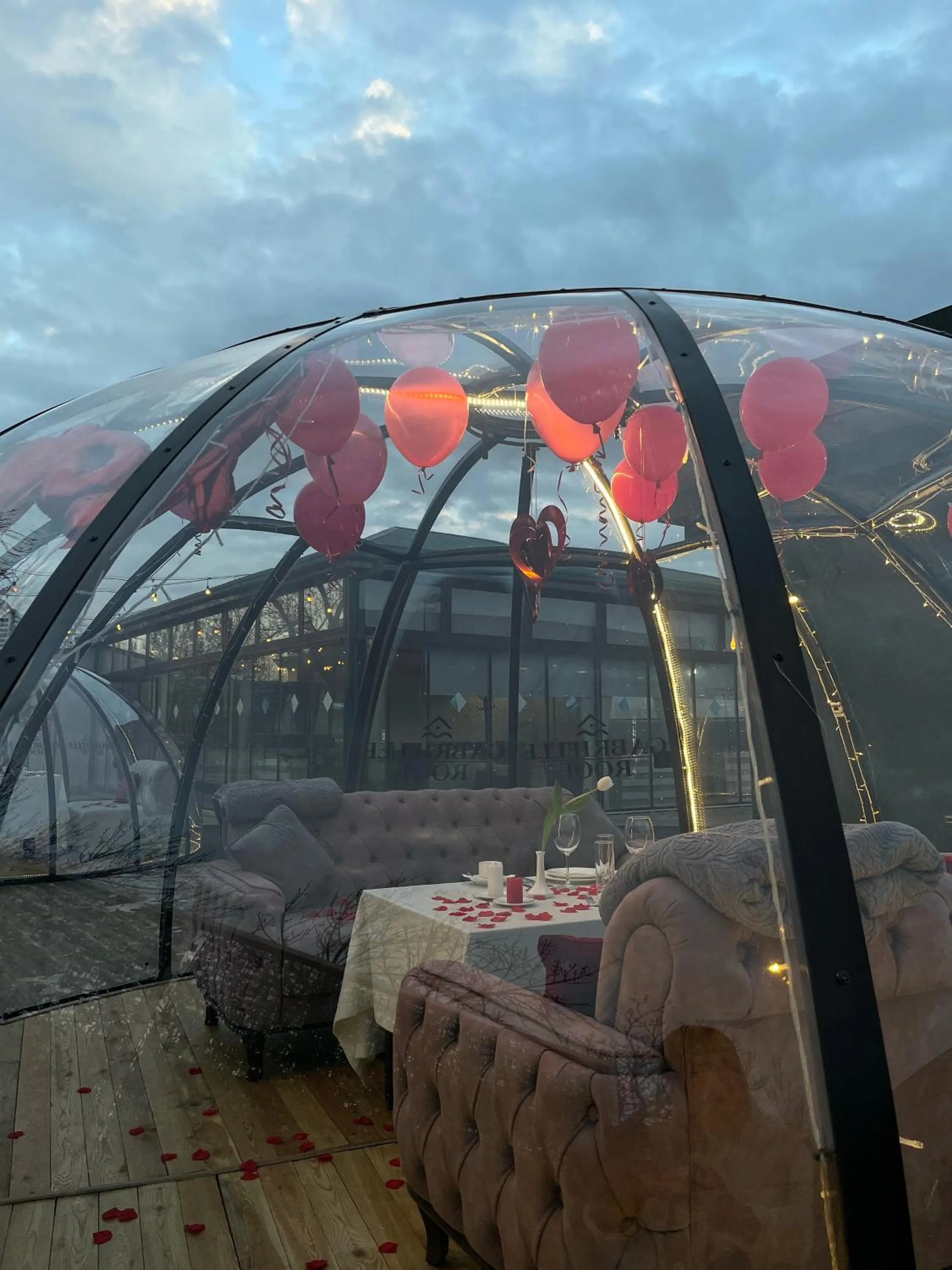 Restaurant/places to eat in Gabrielle International Hotel