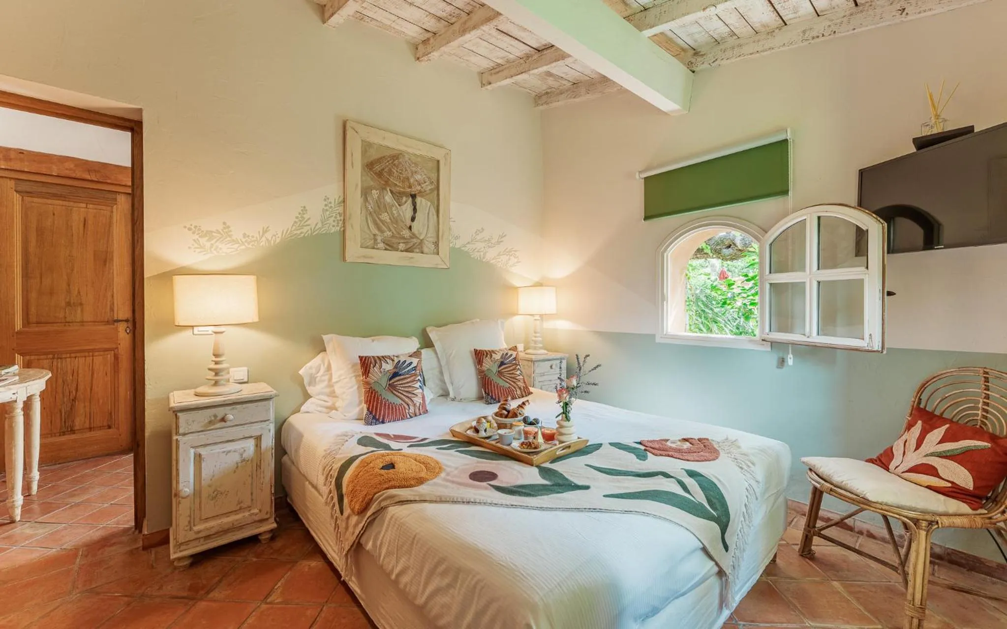 Photo of the whole room, Bed in Domaine Les Mésanges