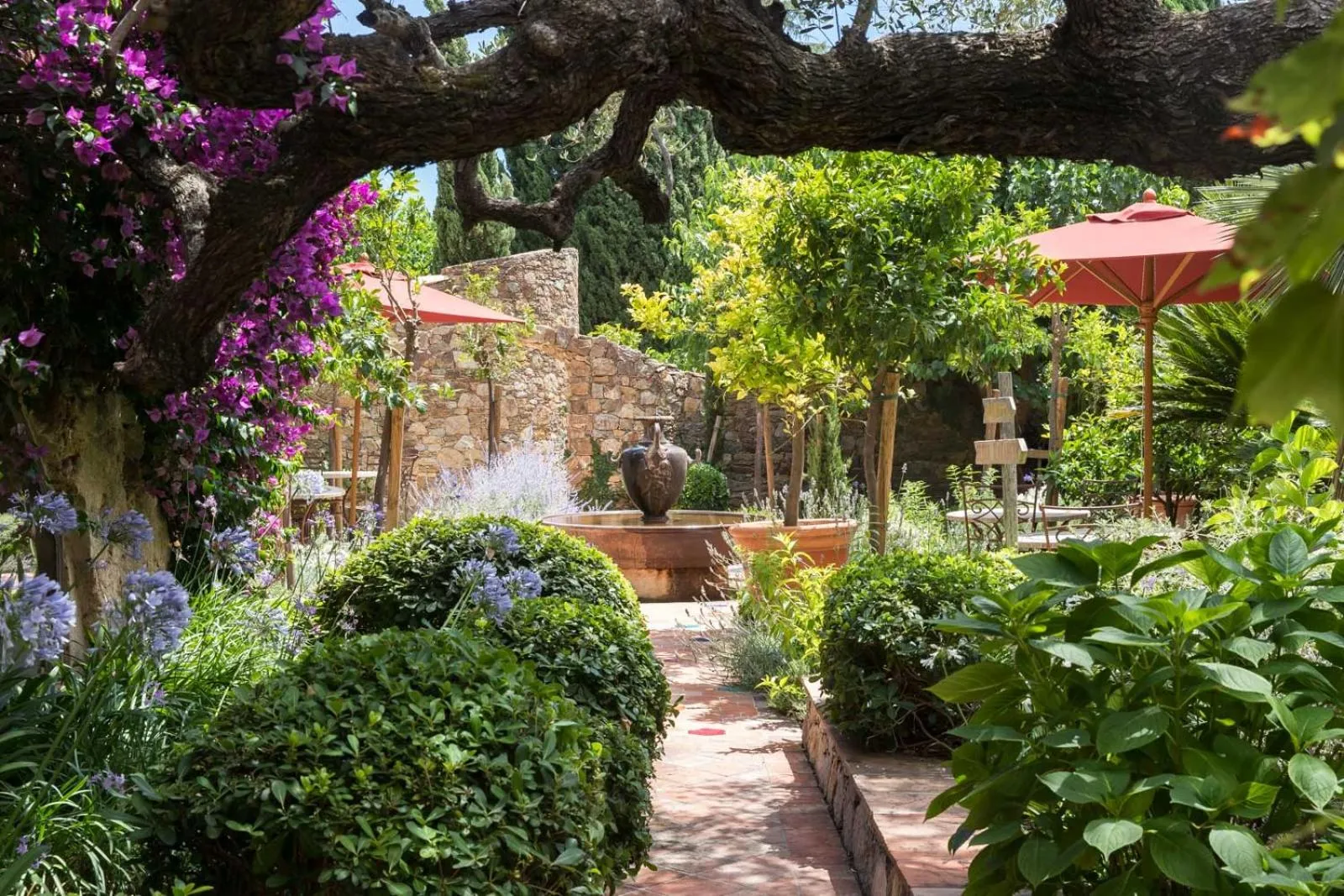 Garden view in Domaine Les Mésanges