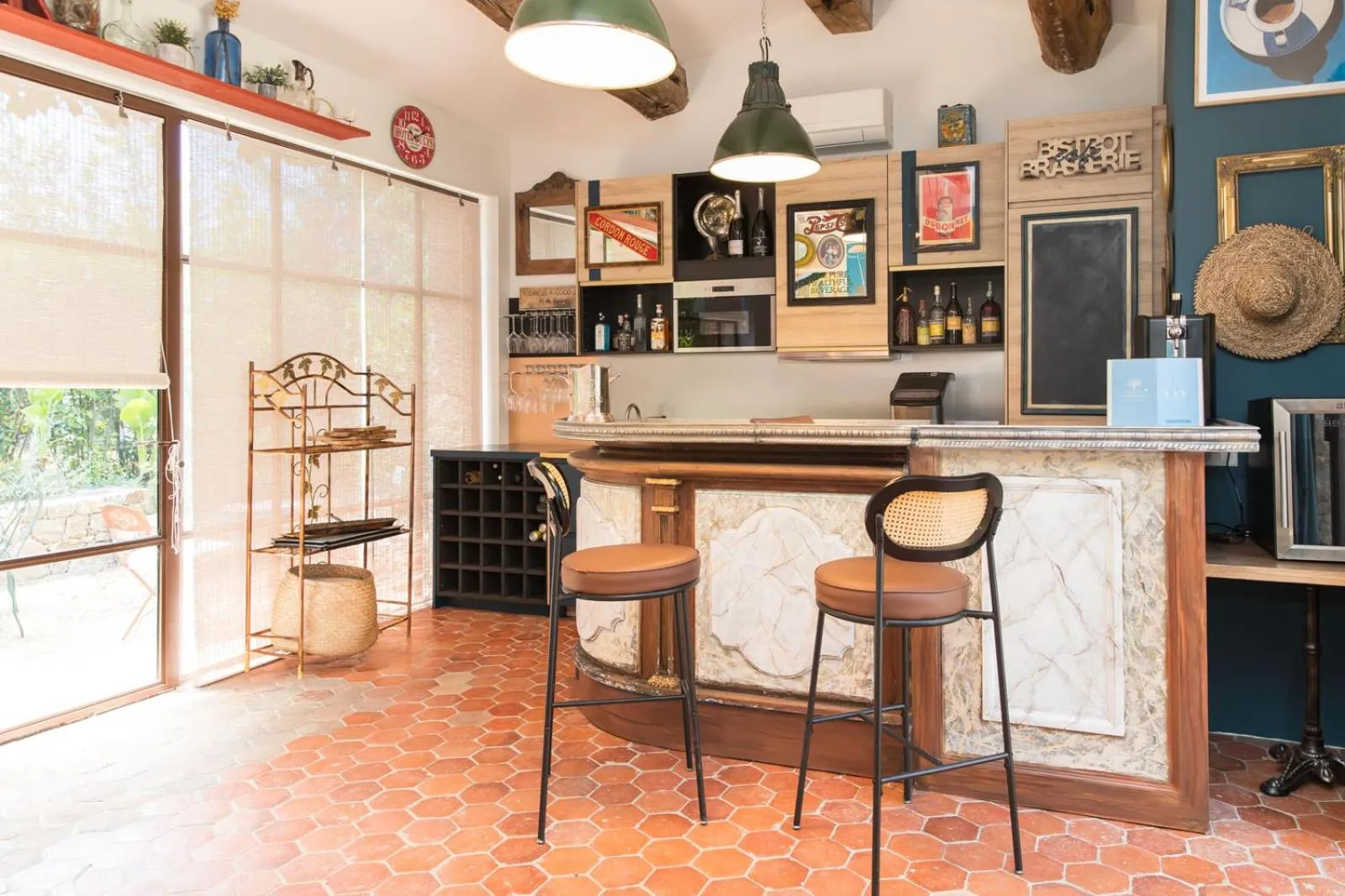 Lounge or bar in Domaine Les Mésanges