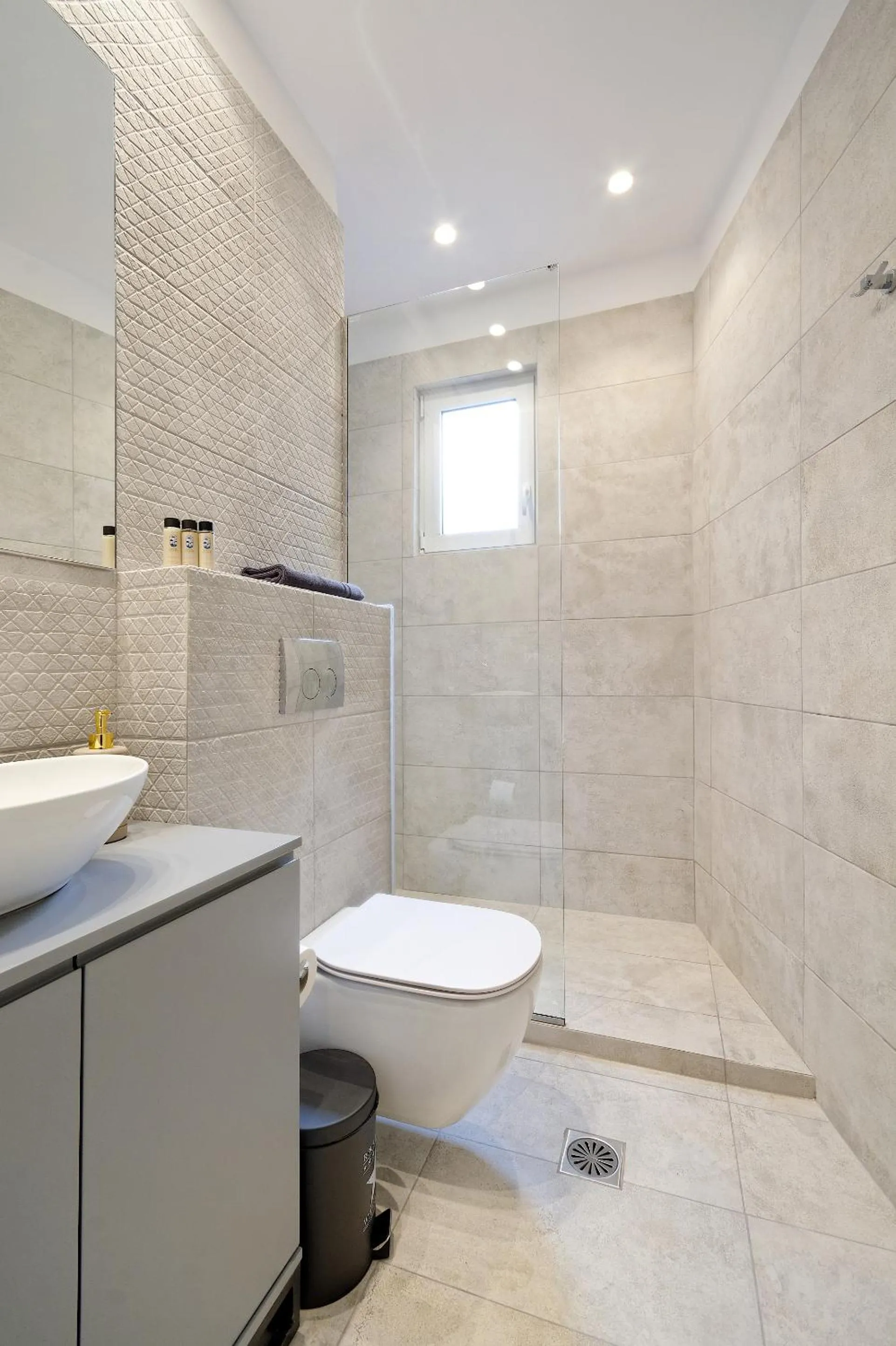 Toilet in The Flirty Athens apartment