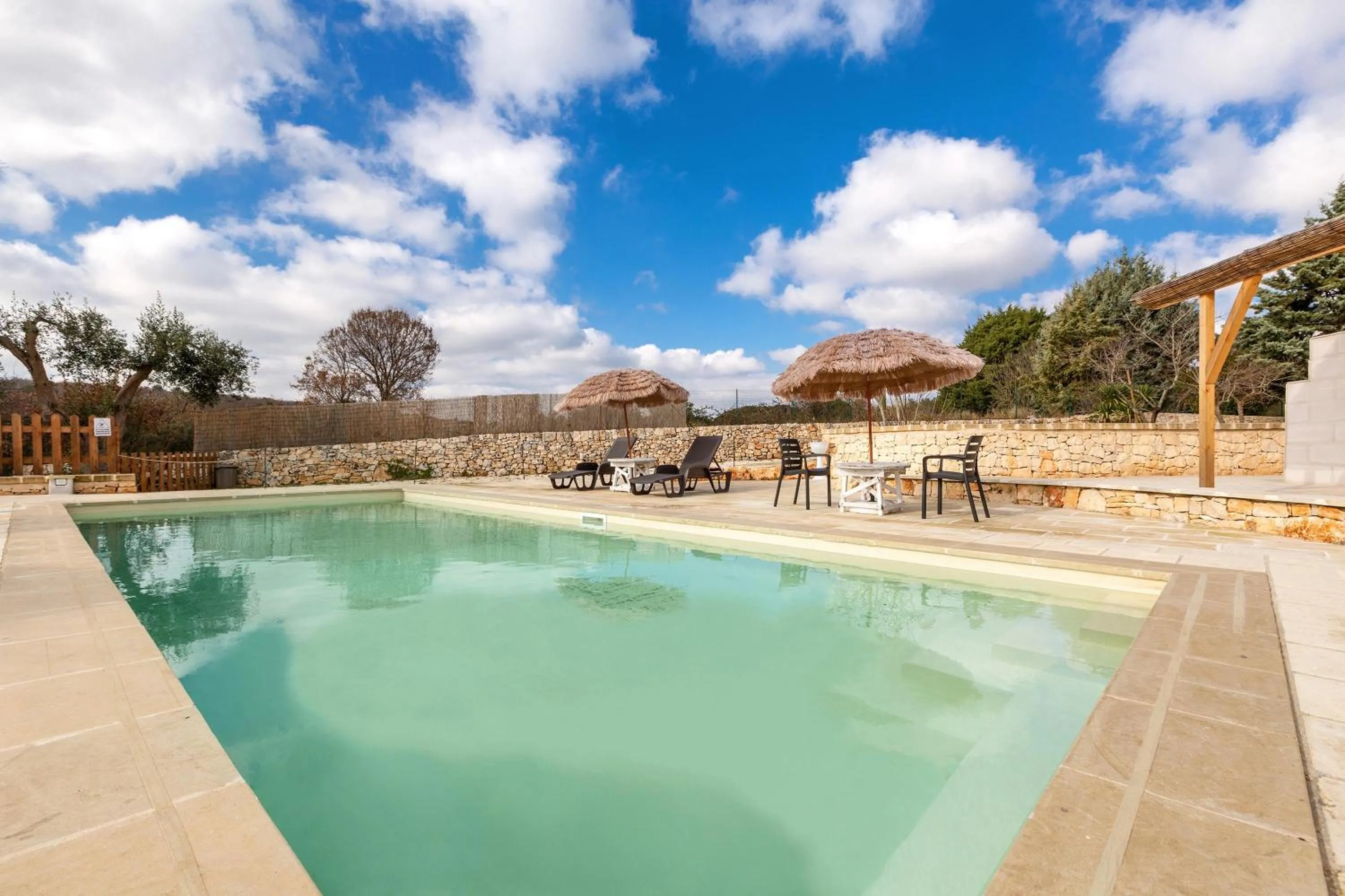 Swimming pool in B&B Mariano
