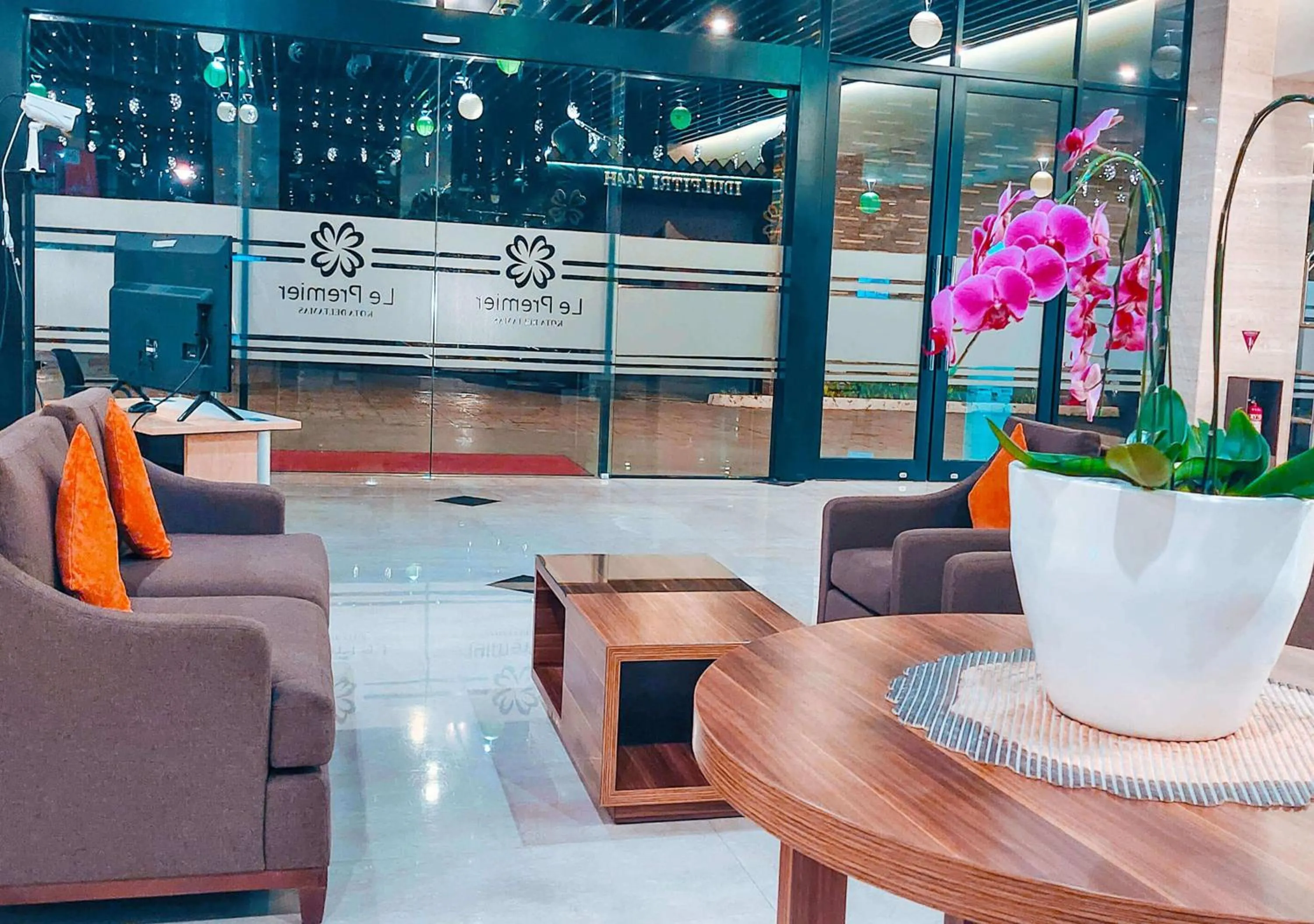 Lobby or reception in Le Premier Hotel Deltamas