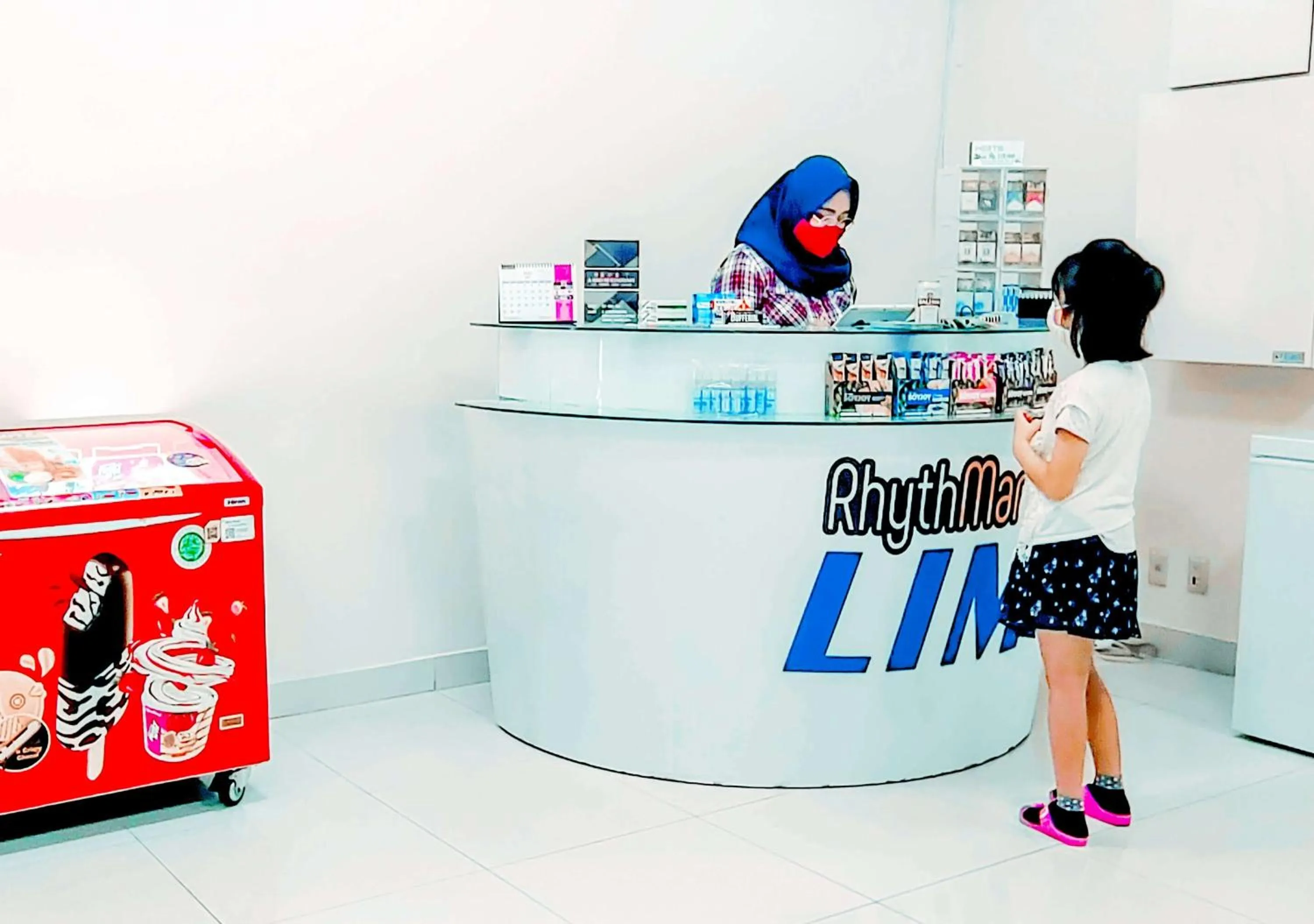 Supermarket/grocery shop in Le Premier Hotel Deltamas