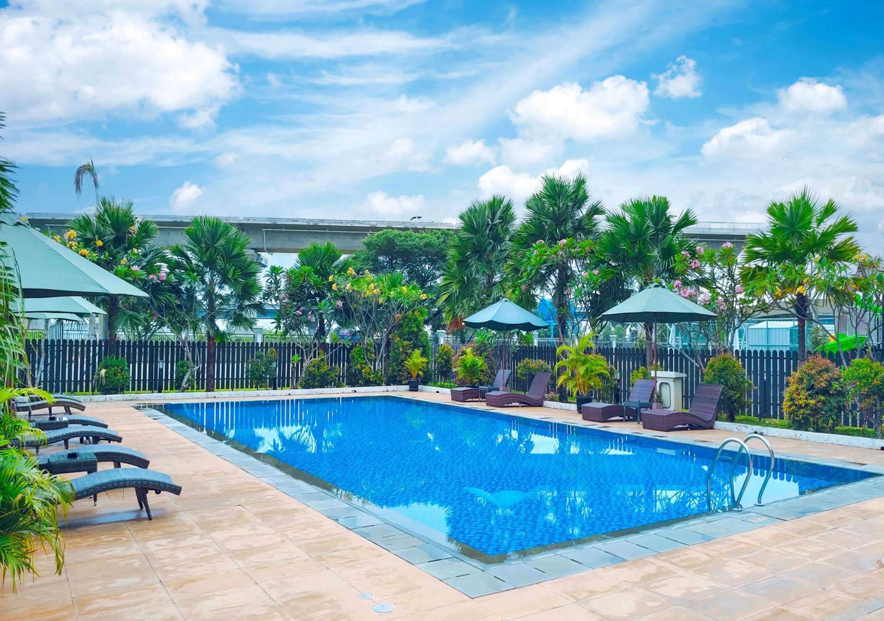 Pool view in Le Premier Hotel Deltamas