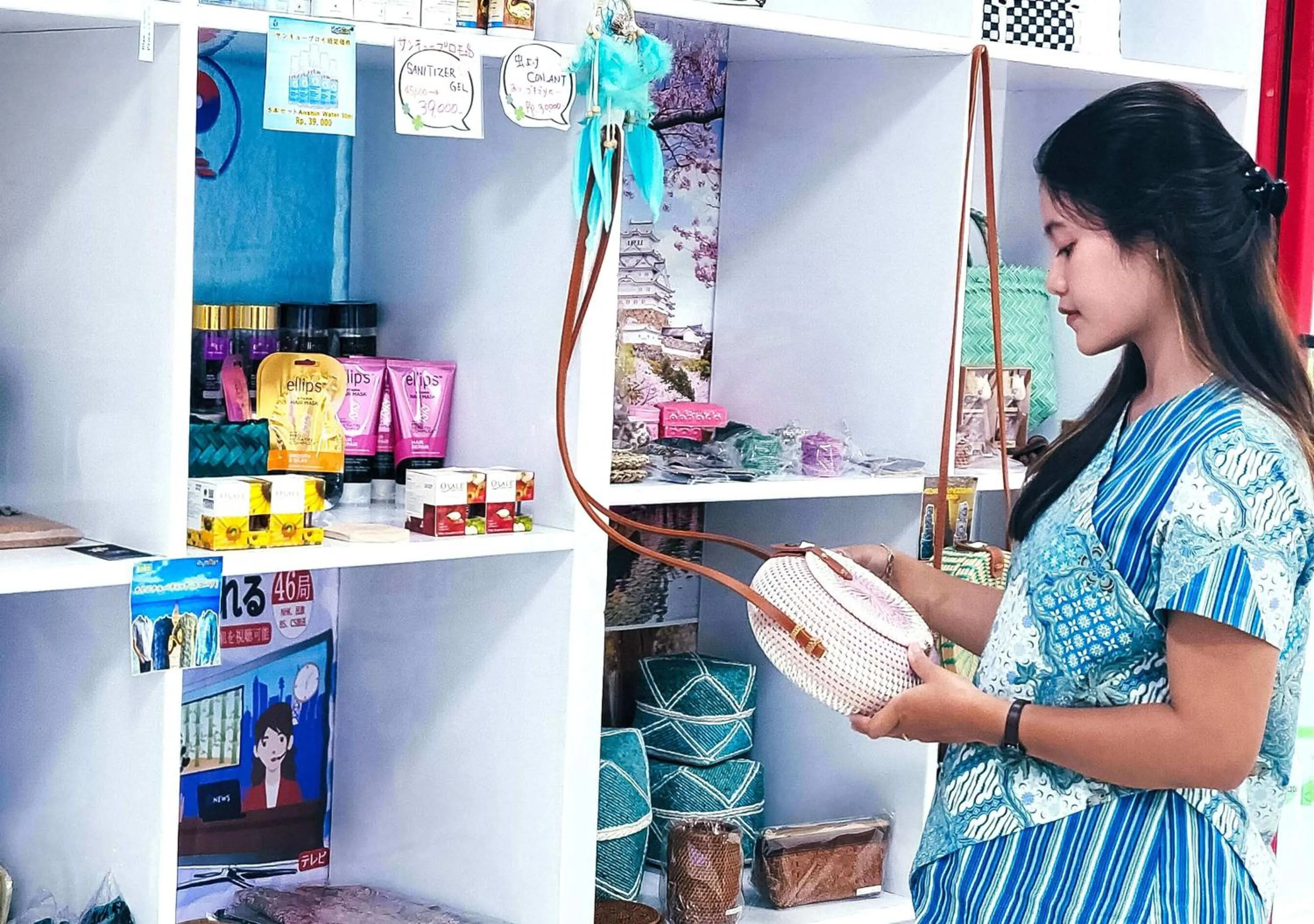 Supermarket/grocery shop in Le Premier Hotel Deltamas