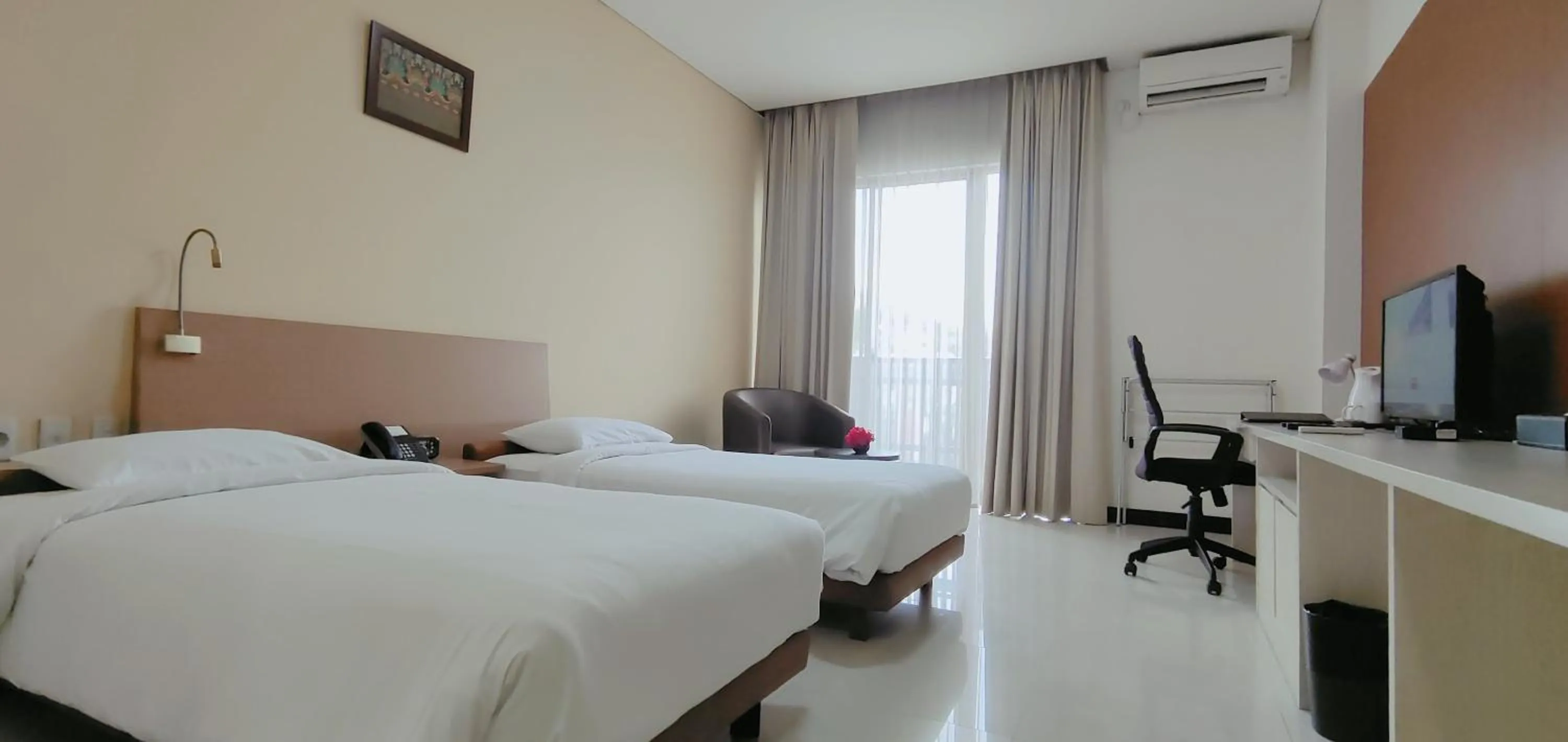 Bedroom, Bed in Le Premier Hotel Deltamas