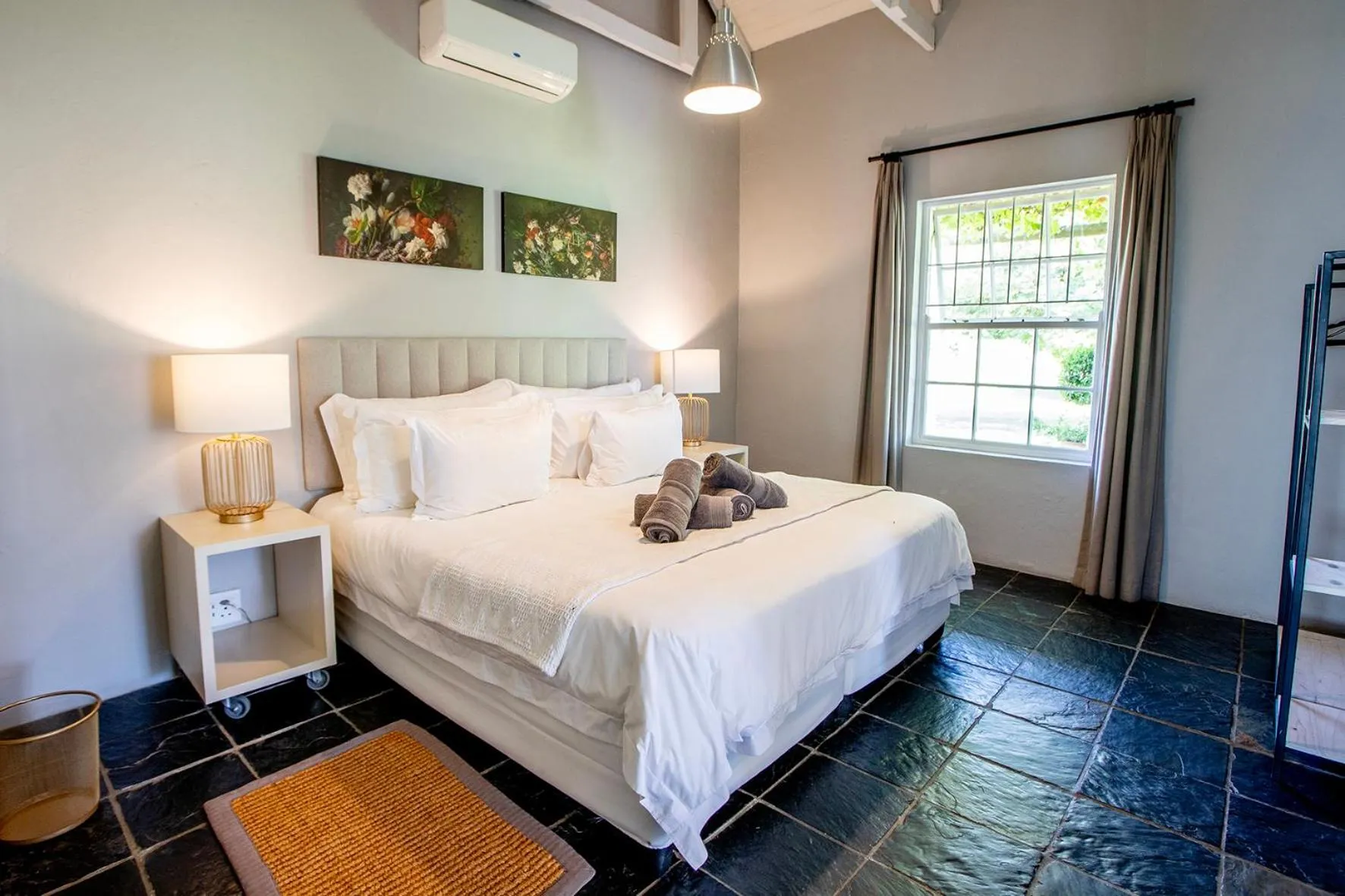 Bedroom, Bed in Saronsberg Vineyard Cottages