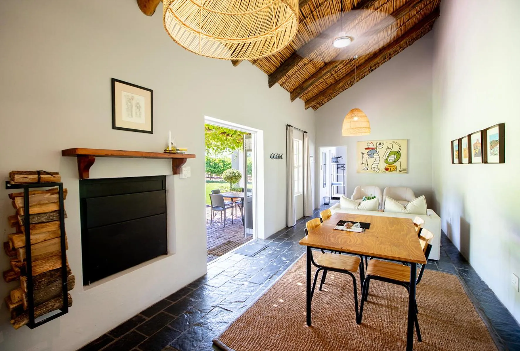 Dining area in Saronsberg Vineyard Cottages