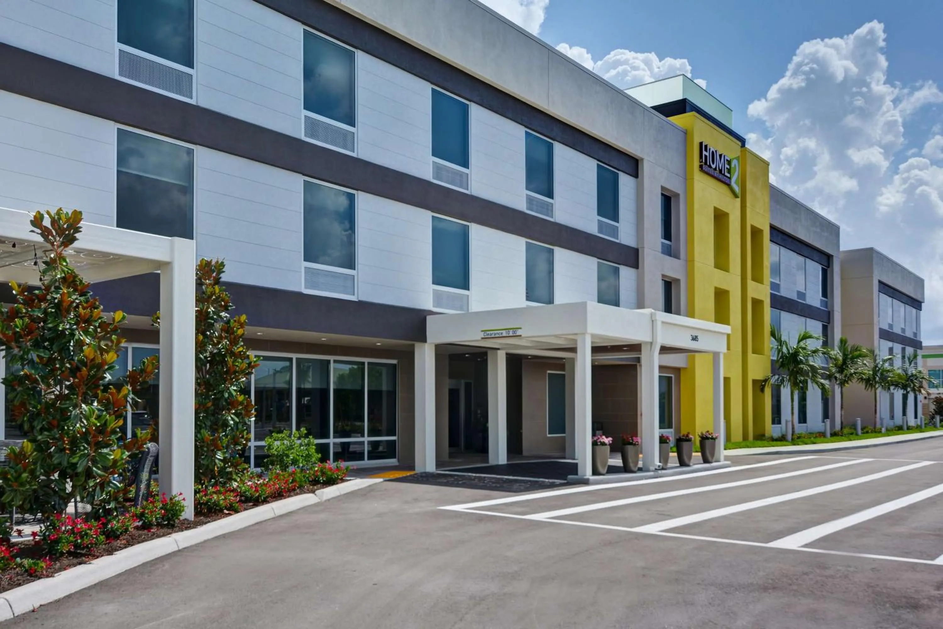 Property building in Home2 Suites By Hilton Naples I-75 Pine Ridge Road