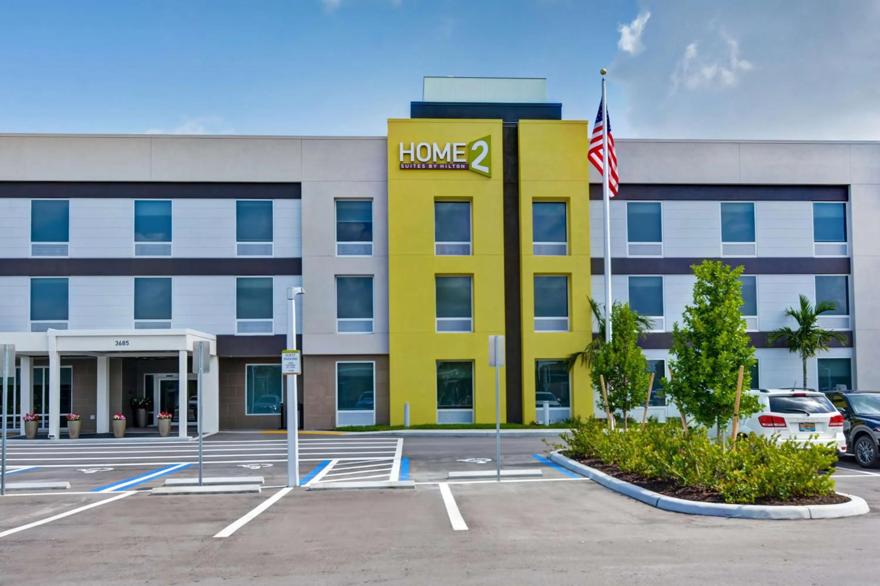 Property building in Home2 Suites By Hilton Naples I-75 Pine Ridge Road