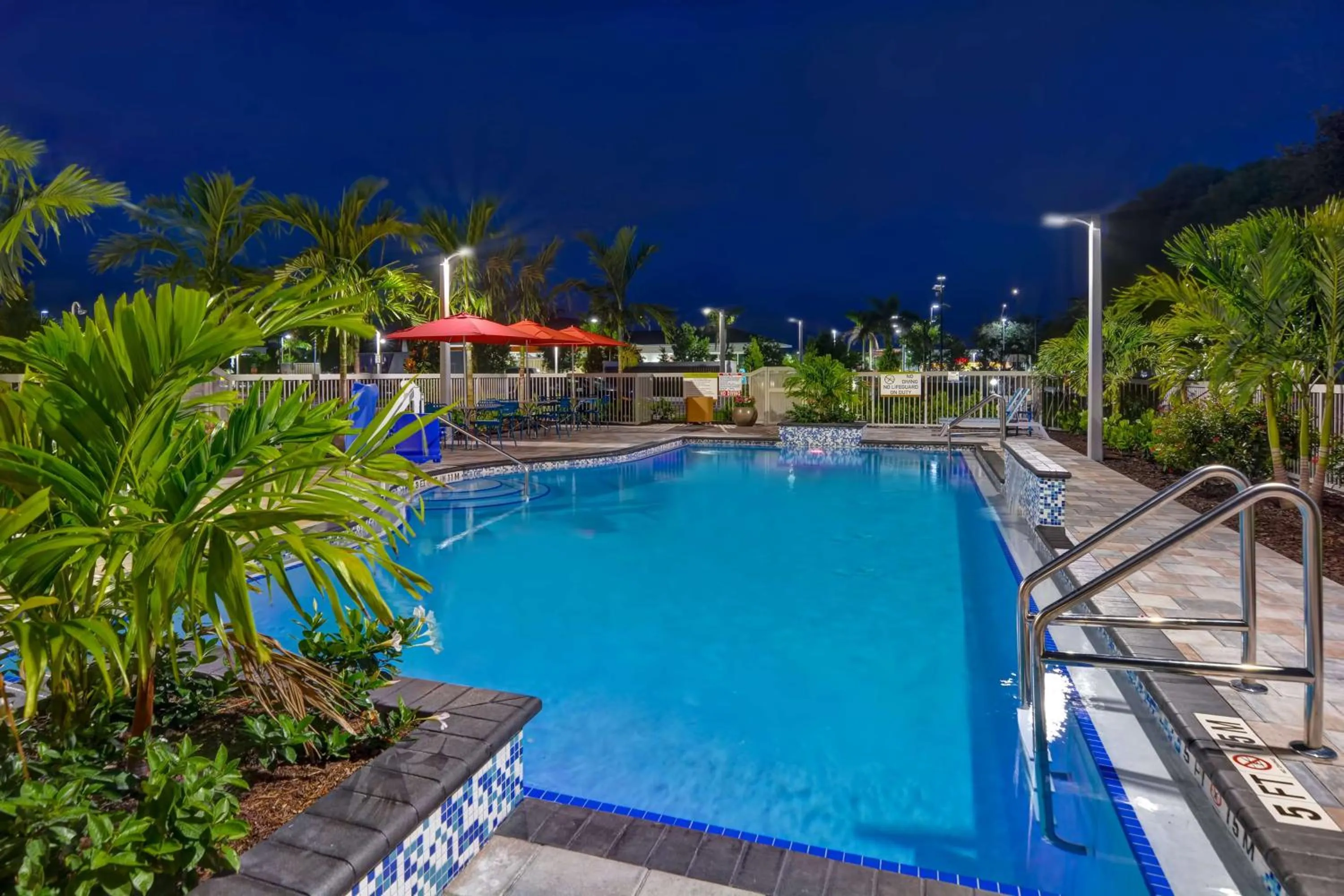 Pool view in Home2 Suites By Hilton Naples I-75 Pine Ridge Road