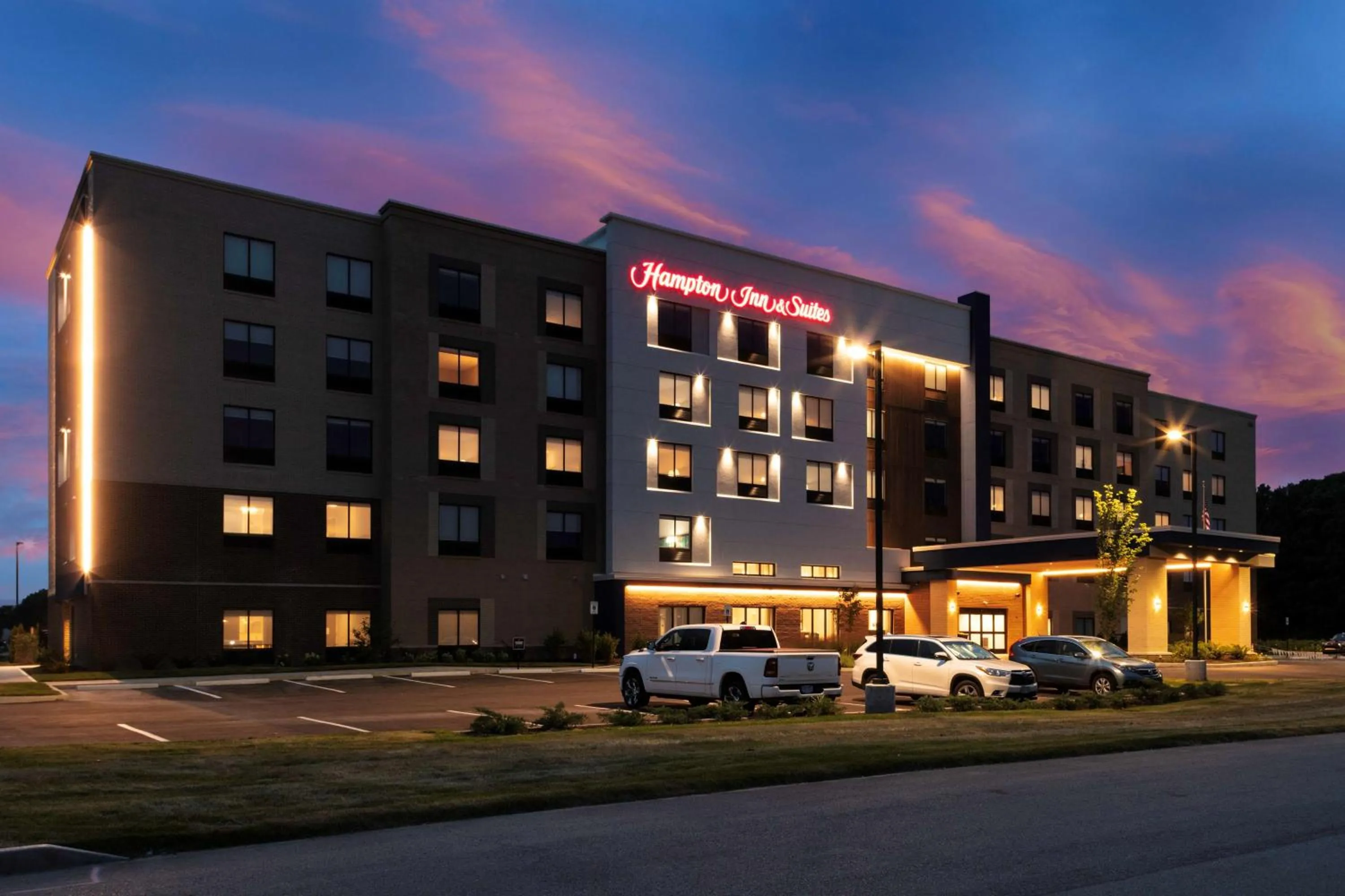 Property building in Hampton Inn & Suites Avon Indianapolis