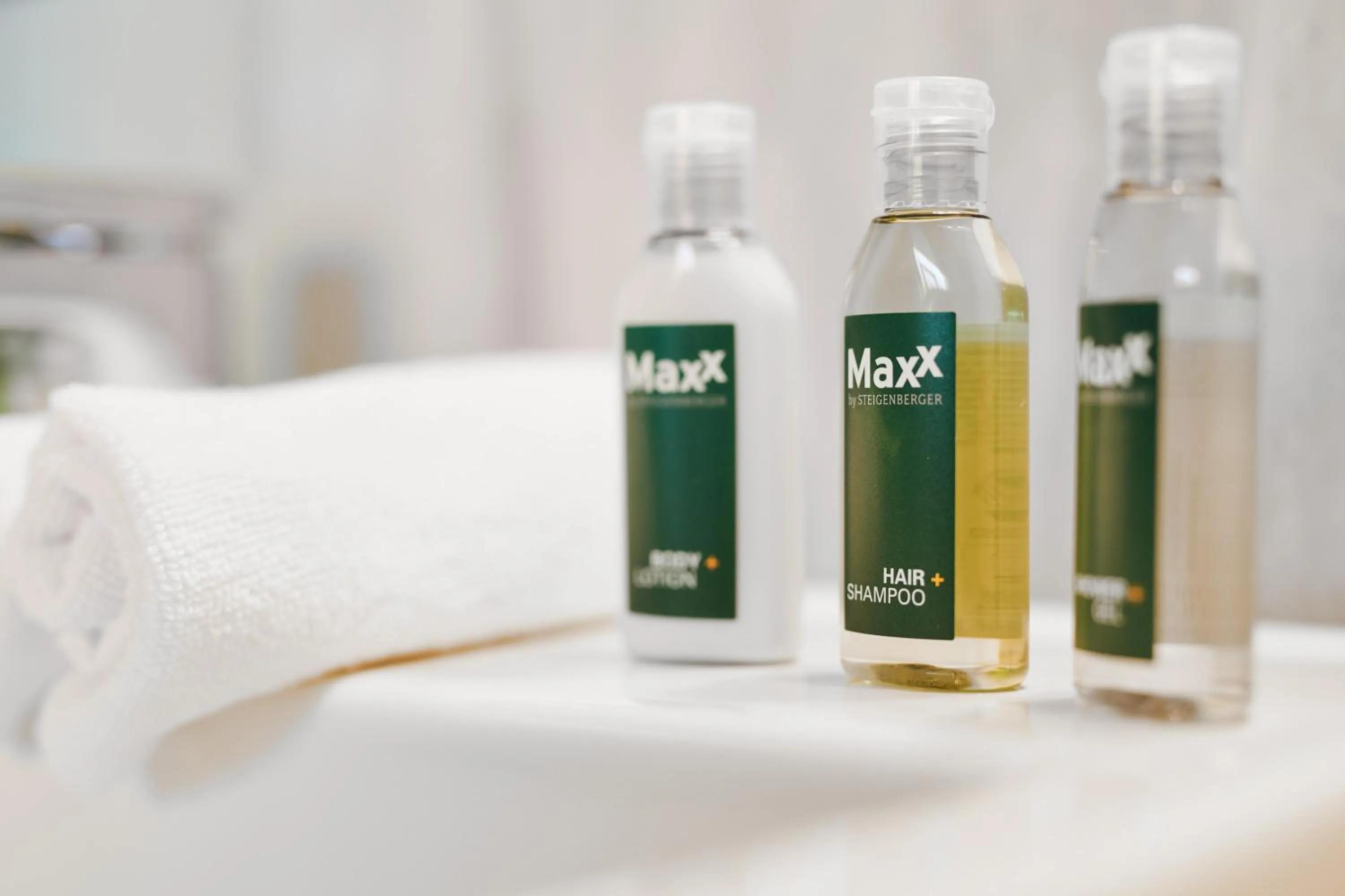 Bathroom, Bed in MAXX by Steigenberger Vienna