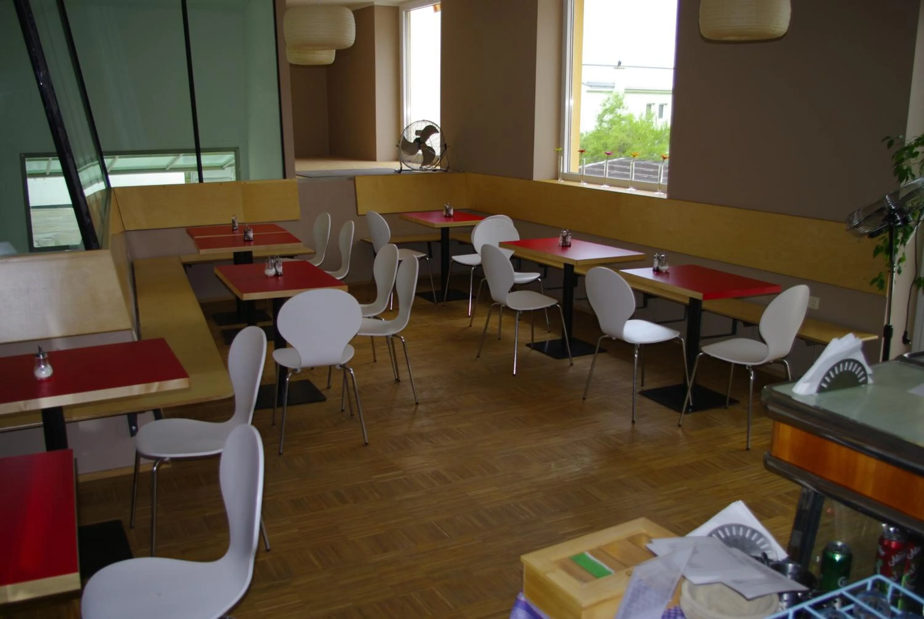 Restaurant/places to eat in Workbase Hostel