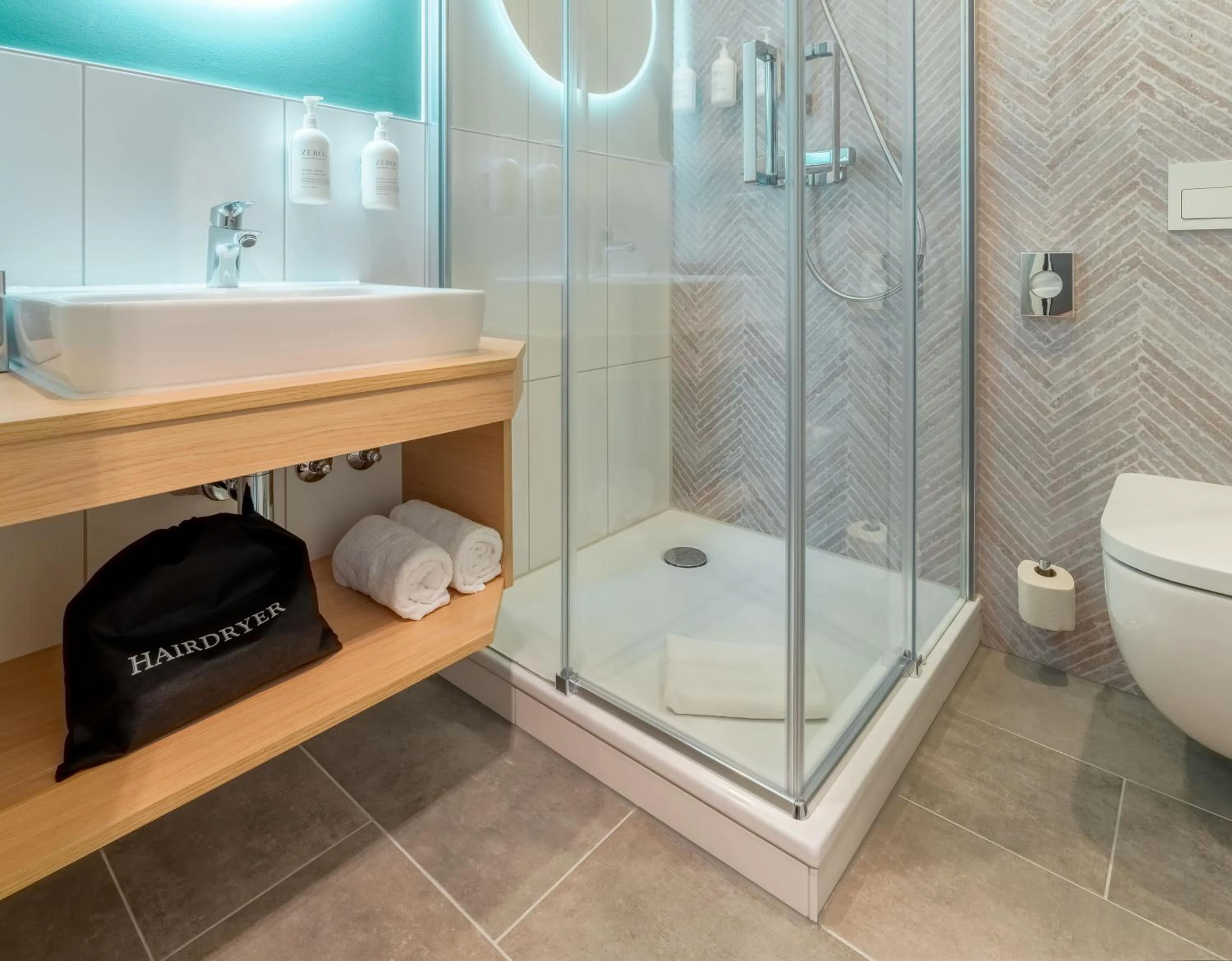Shower in Spark By Hilton Stuttgart Sindelfingen