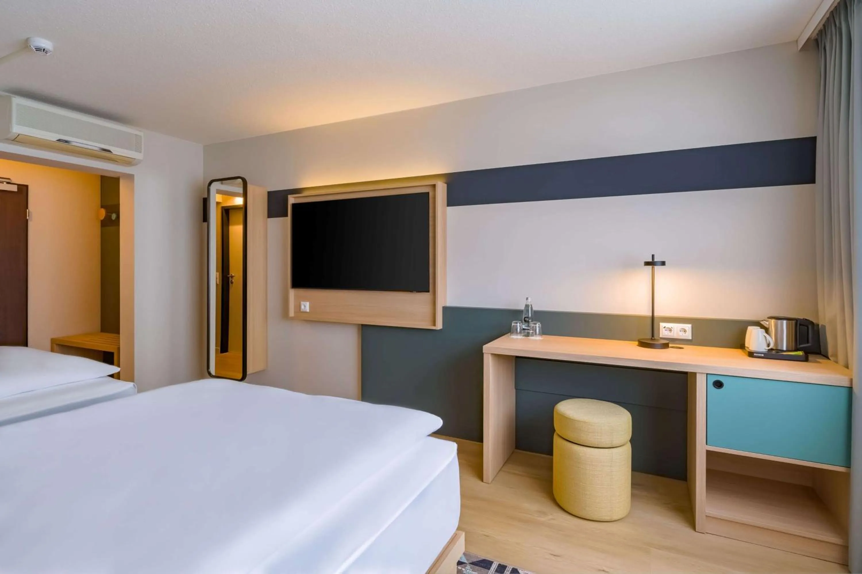 Bedroom, Bed in Spark By Hilton Stuttgart Sindelfingen