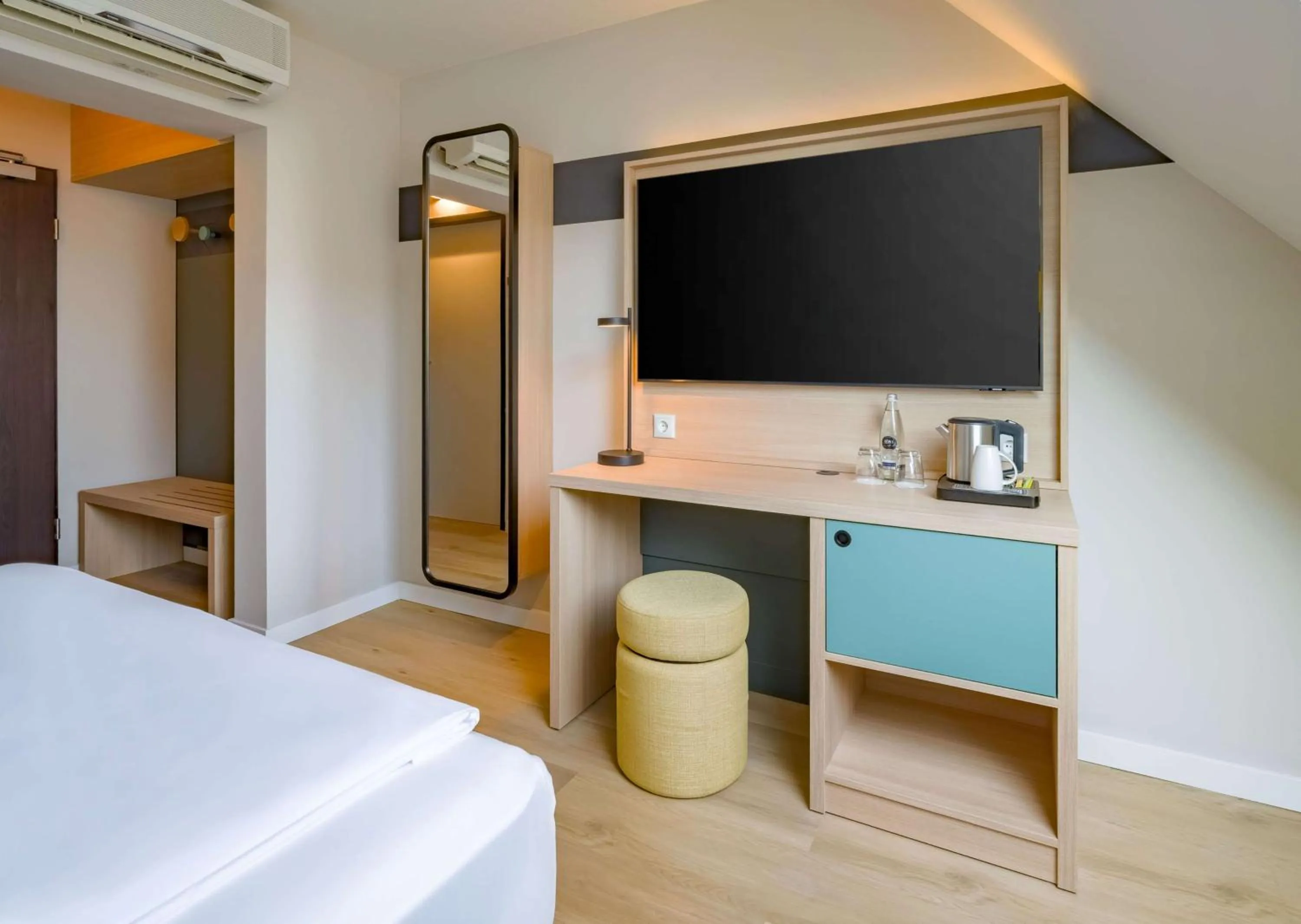 Bedroom, Bed in Spark By Hilton Stuttgart Sindelfingen