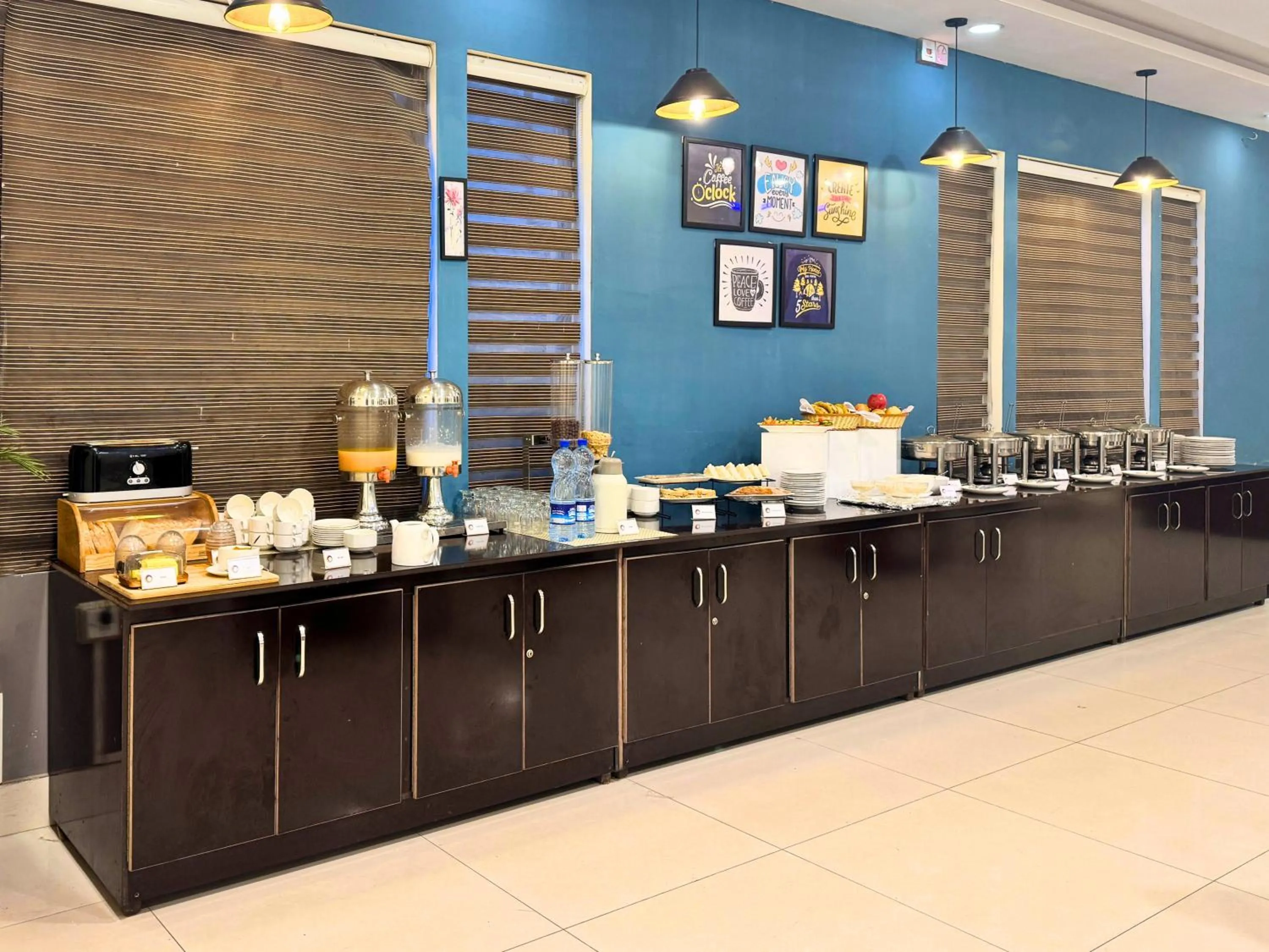 Buffet breakfast in Hotel One DG Khan