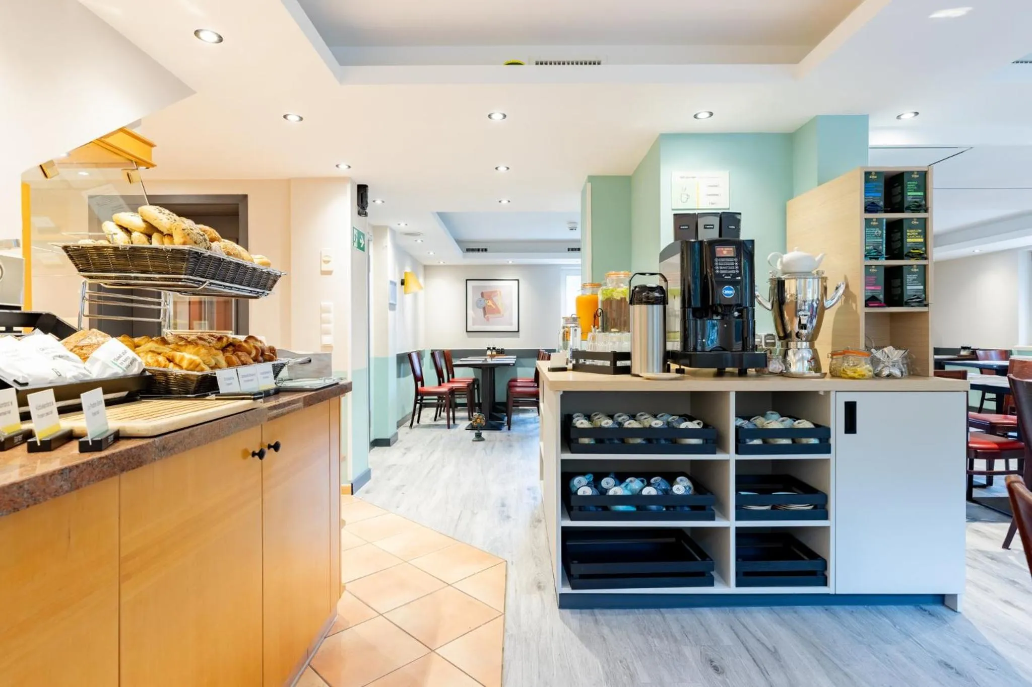 Breakfast in Garner Hotel Bremen North by IHG