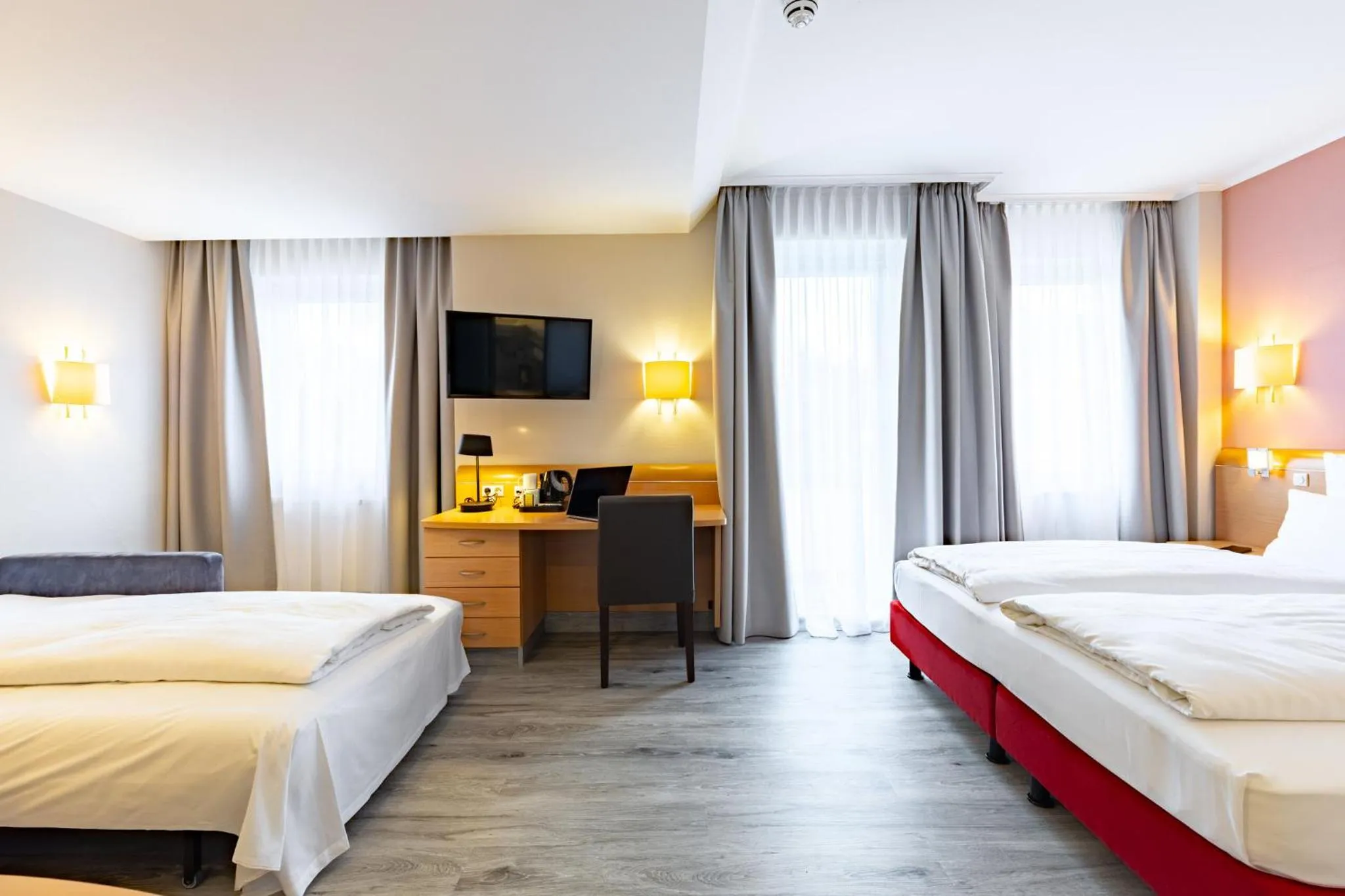 Photo of the whole room, Bed in Garner Hotel Bremen North by IHG