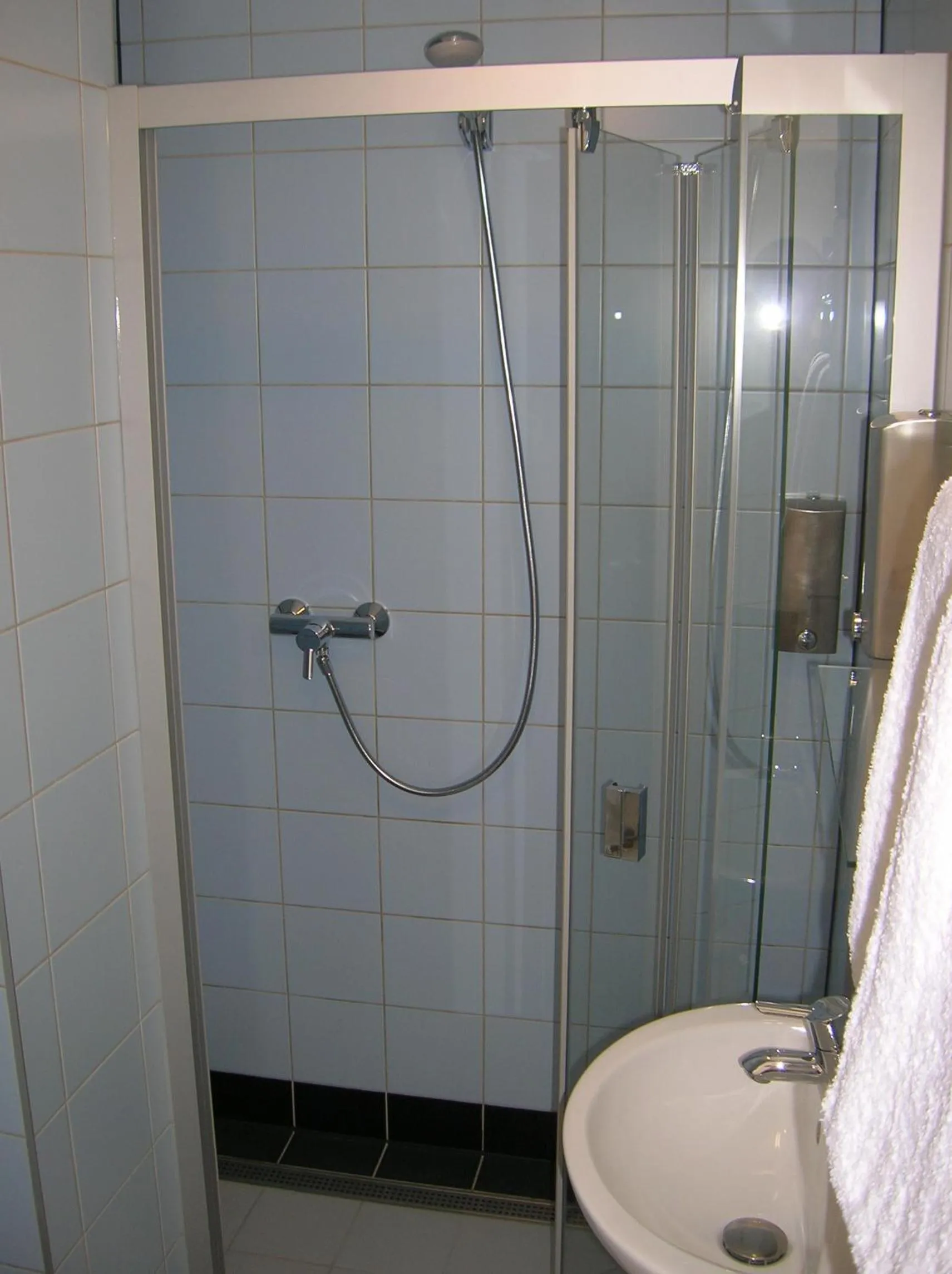 Bathroom in Hotel Darcet