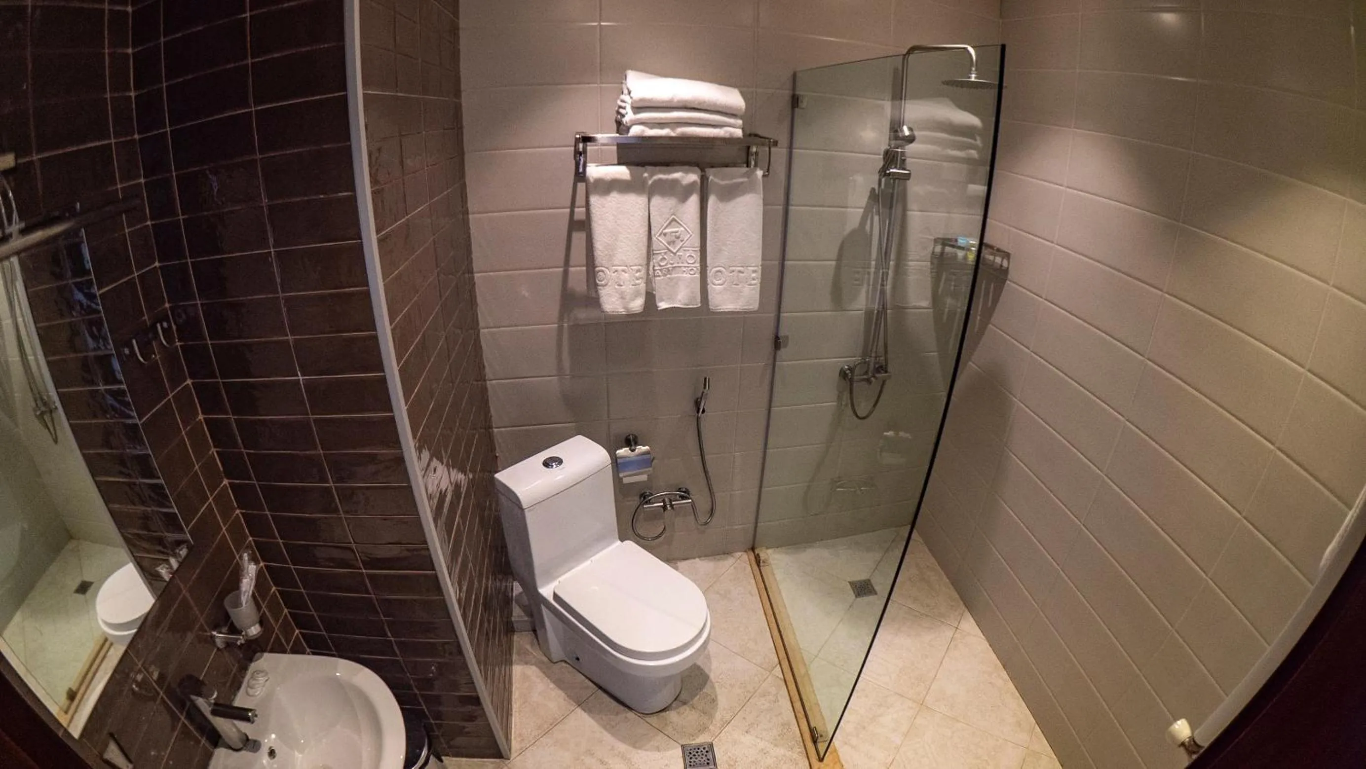 Shower in TM Apart Hotel