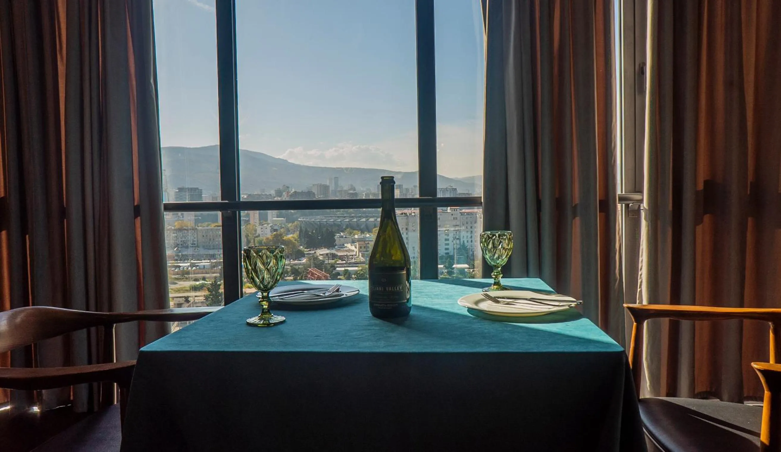 Restaurant/places to eat in TM Apart Hotel