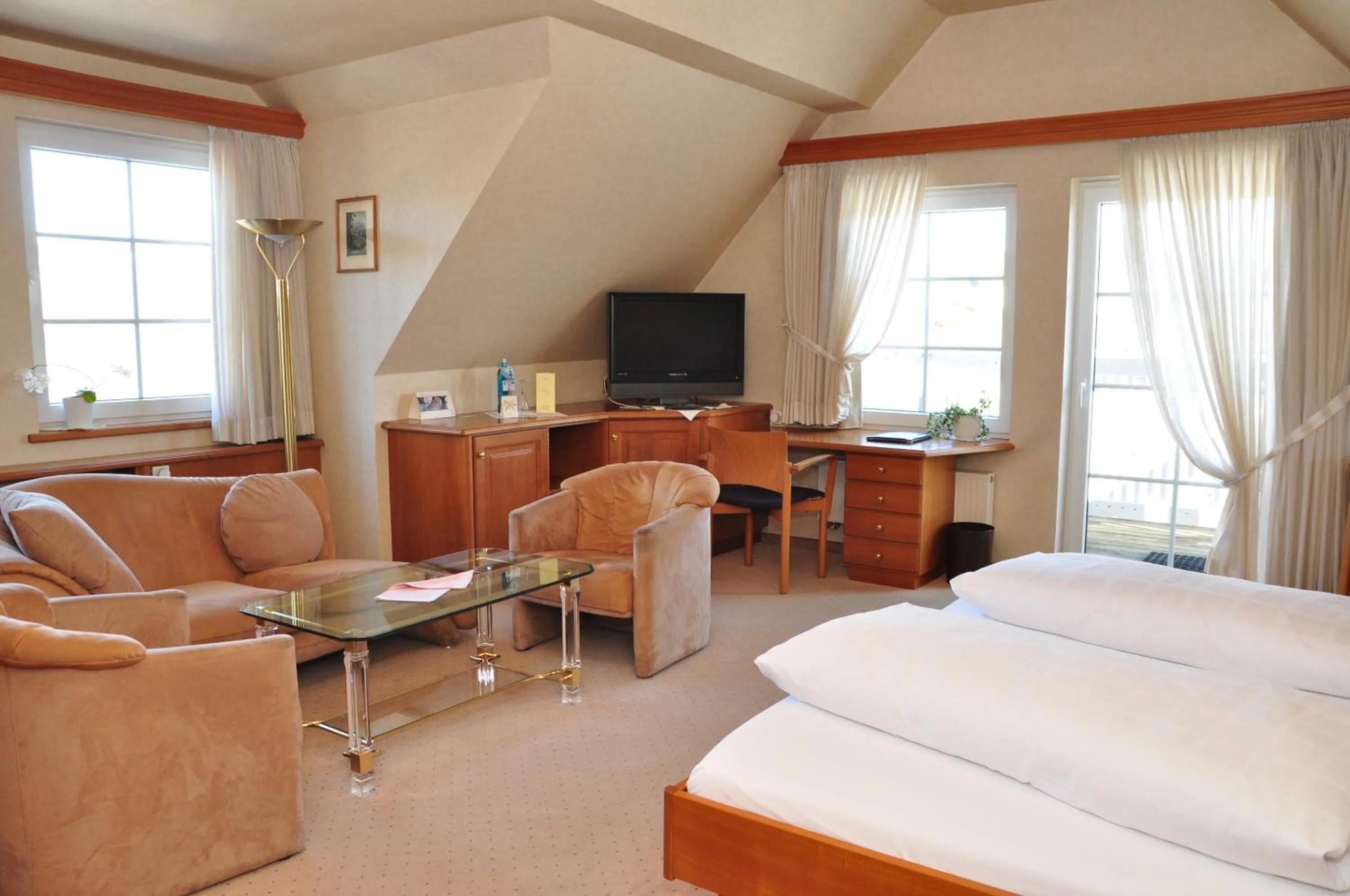 Photo of the whole room, Bed in Hotel Sauerländer Hof