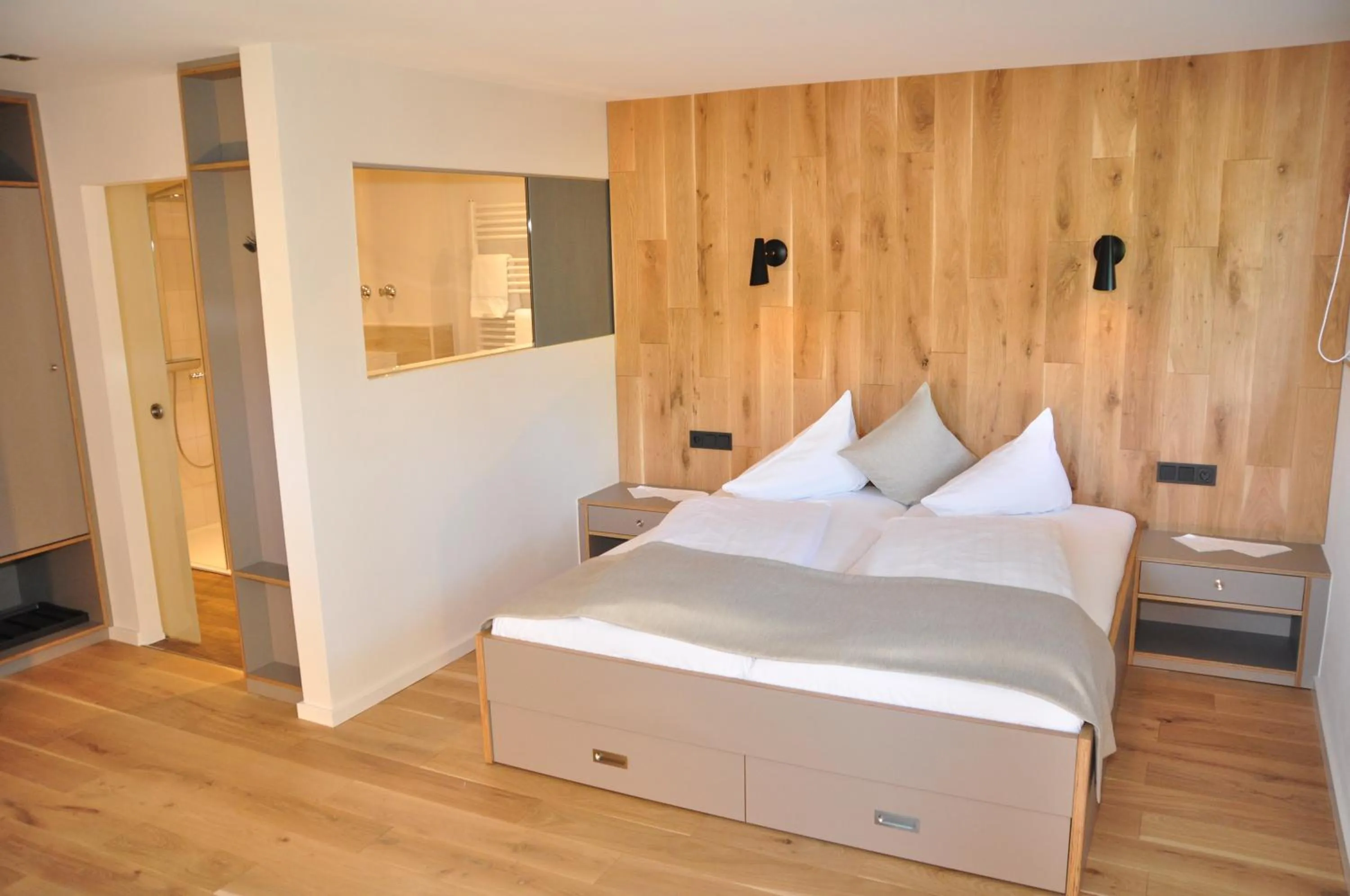 Photo of the whole room, Bed in Hotel Sauerländer Hof