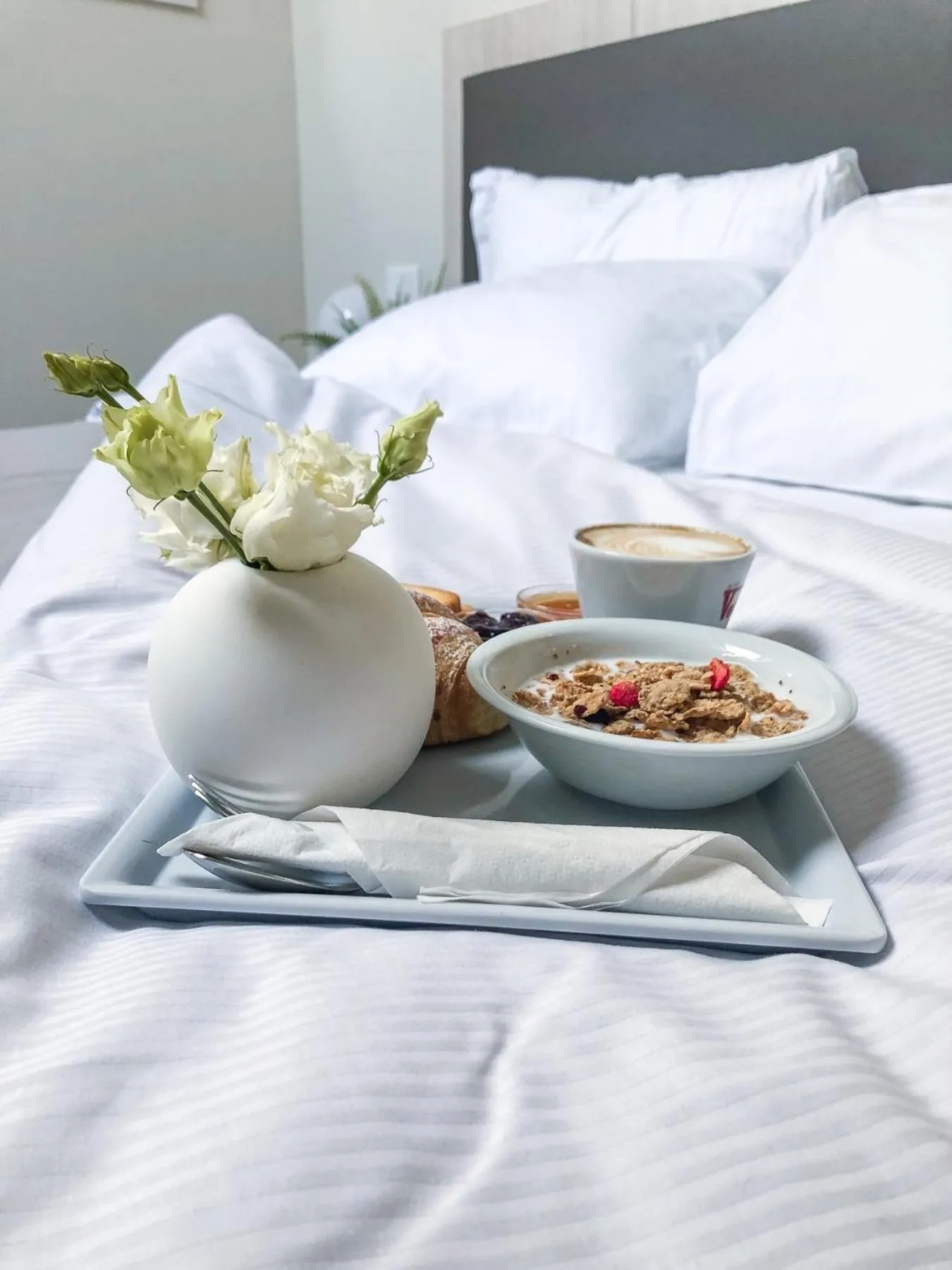 Food and drinks, Bed in Villa Nadar