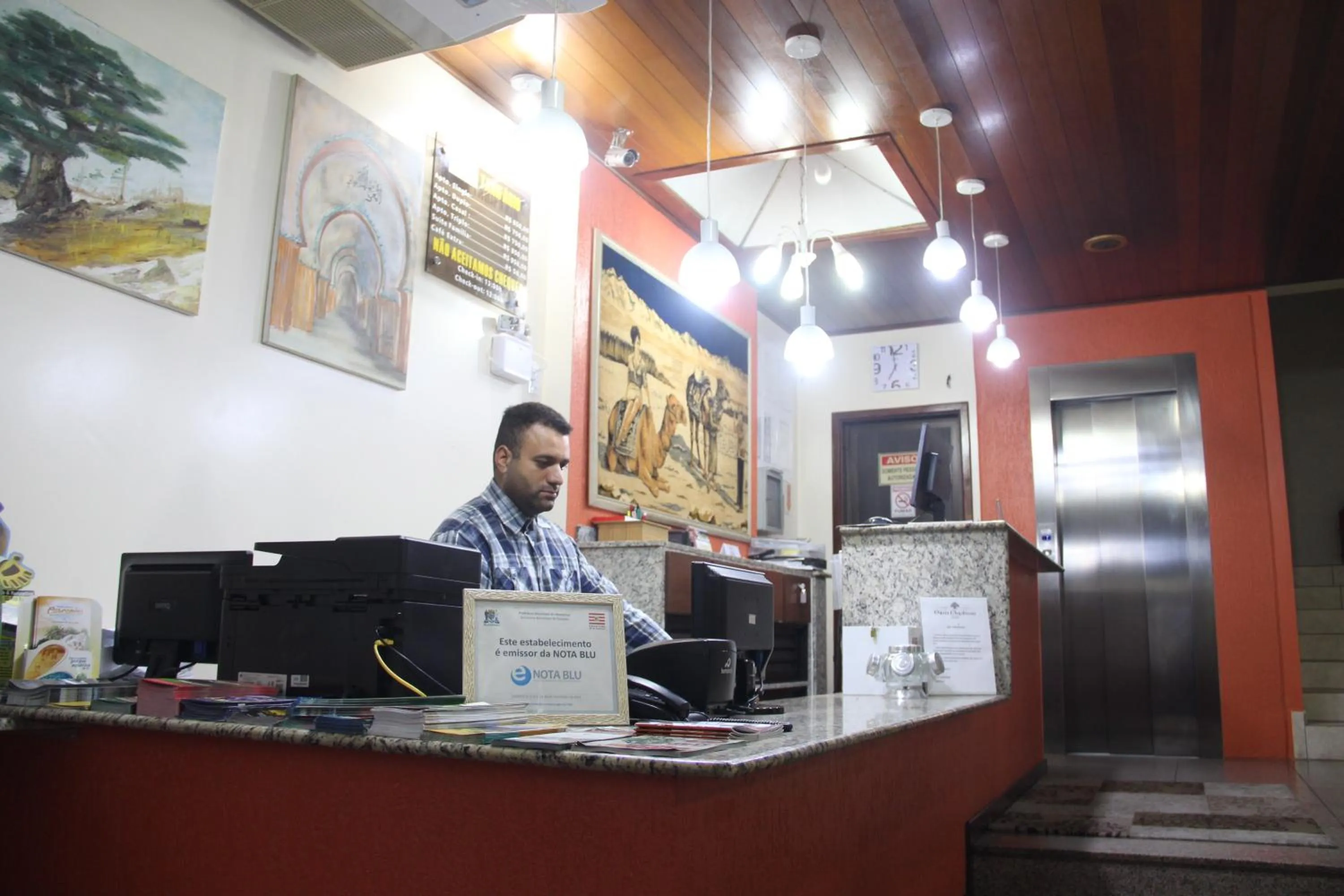 On-site shops in Oasis Chartouni Hotel