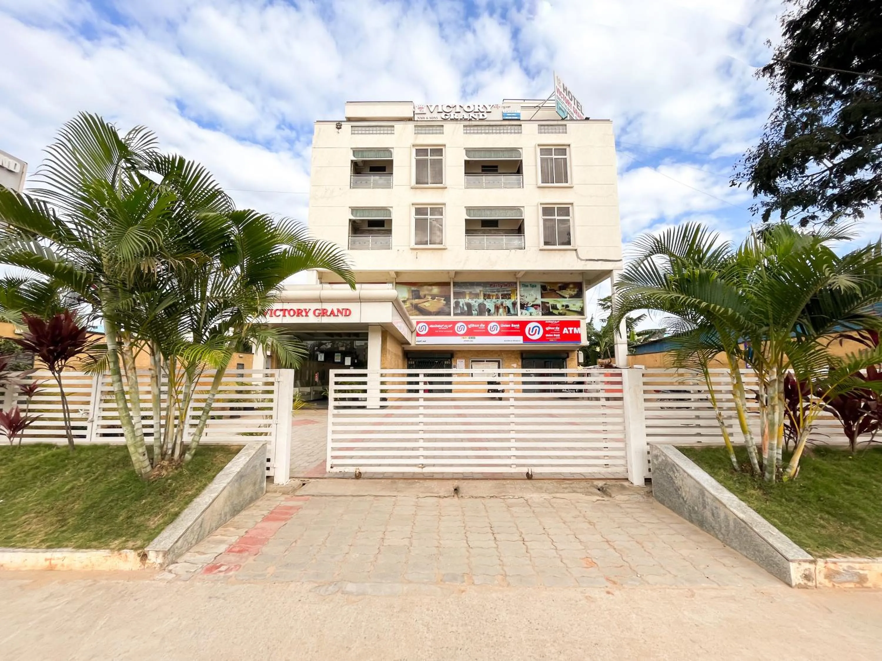 Facade/entrance in Victory Grand Attibele