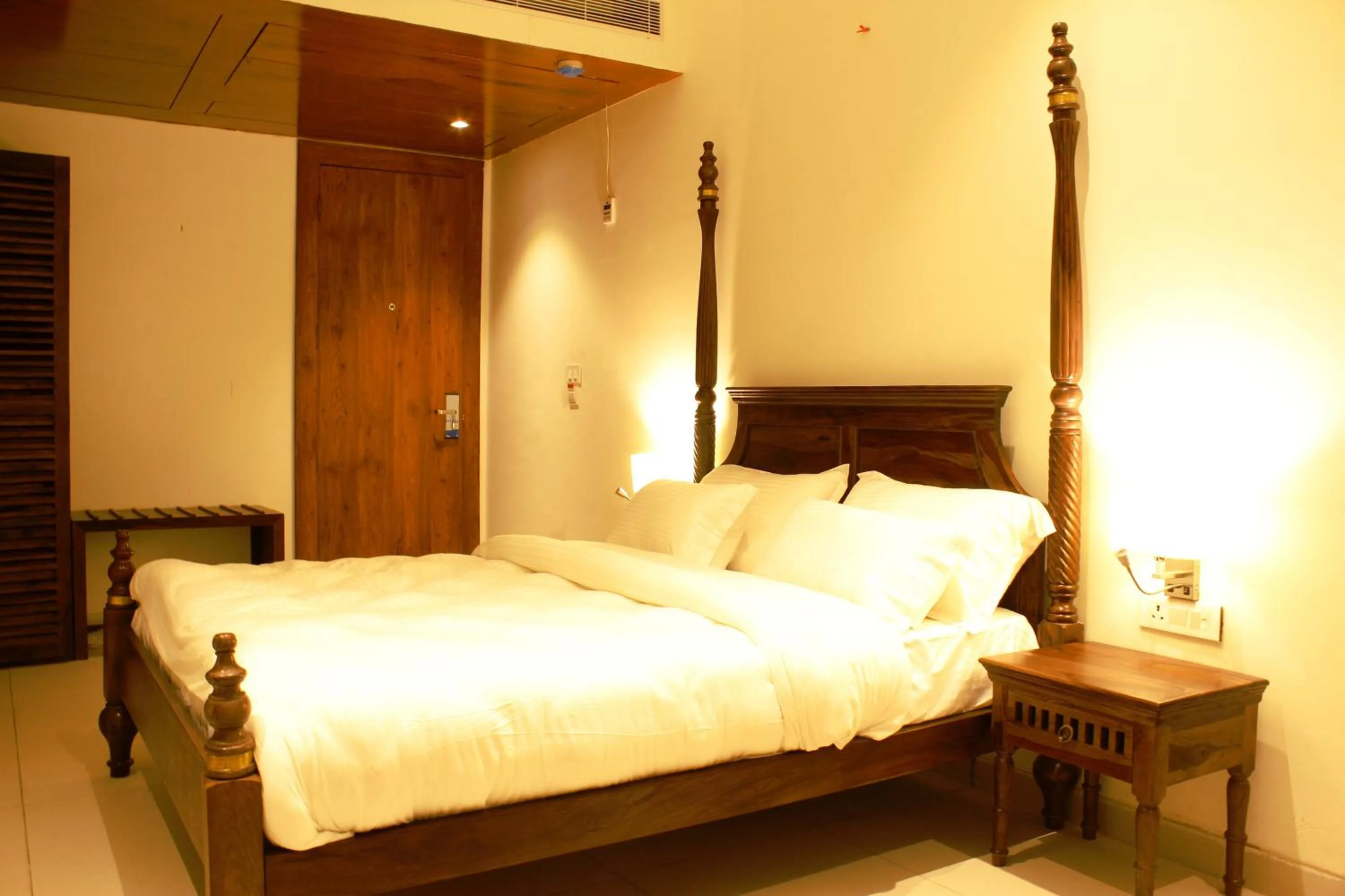 Bedroom in The Vrindwoods