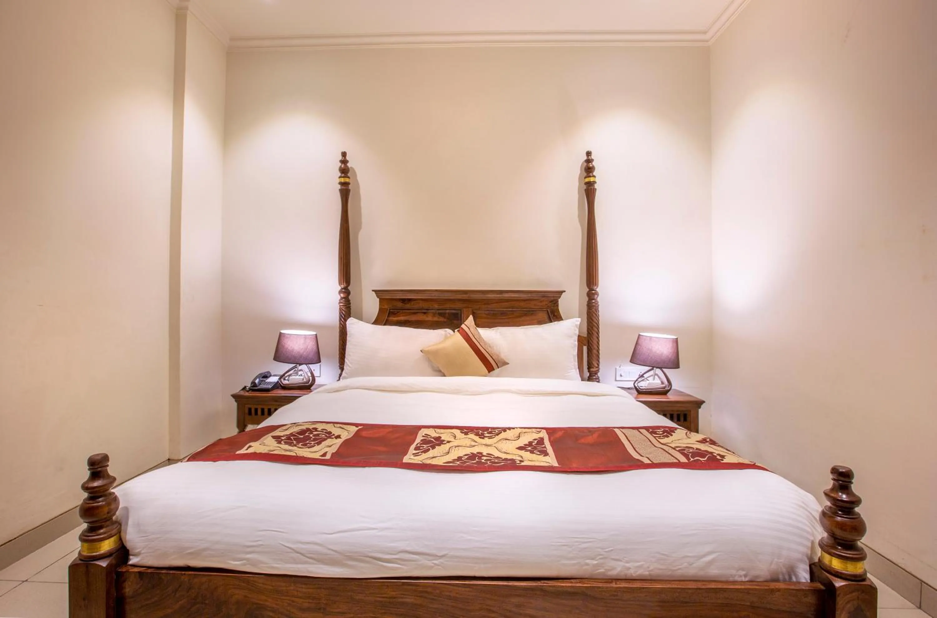 Bedroom in The Vrindwoods