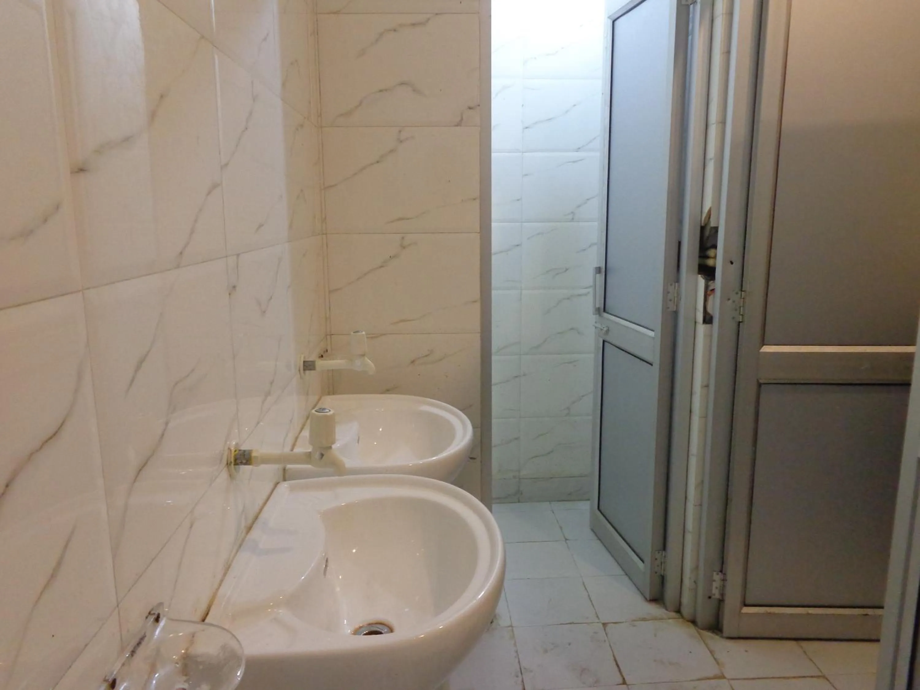 Bathroom in The Vrindwoods