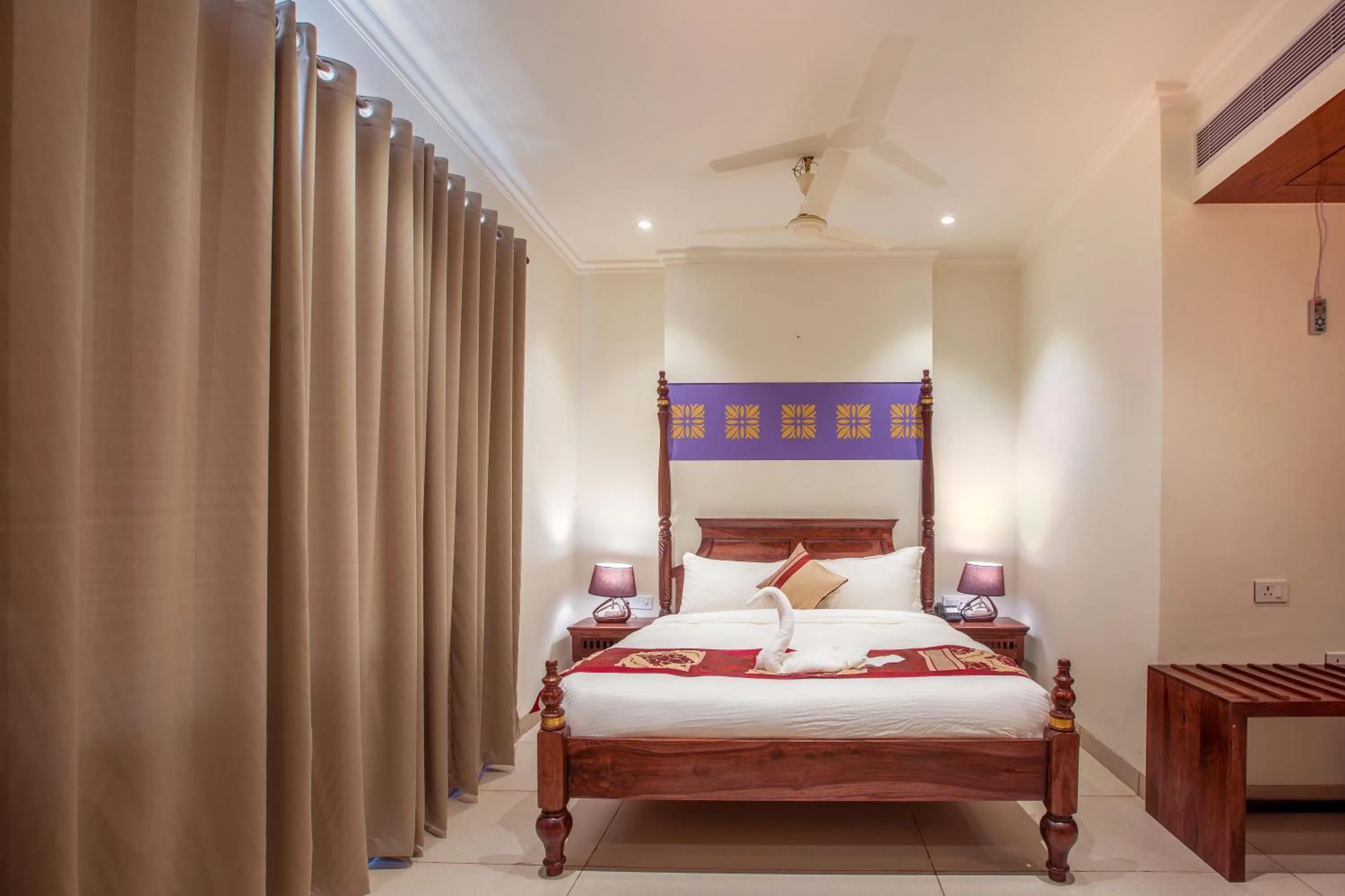 Bedroom in The Vrindwoods