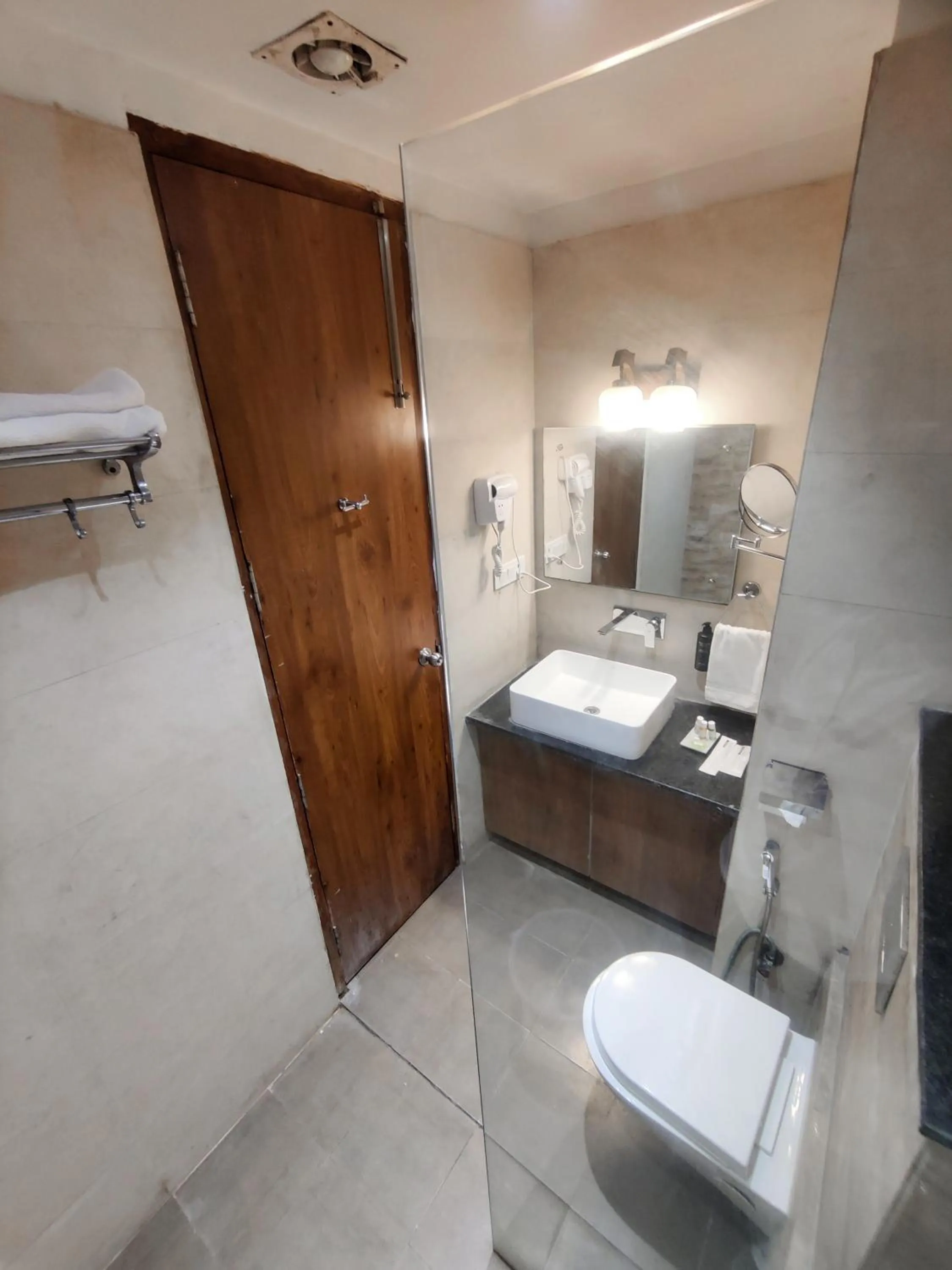 Bathroom in The Vrindwoods